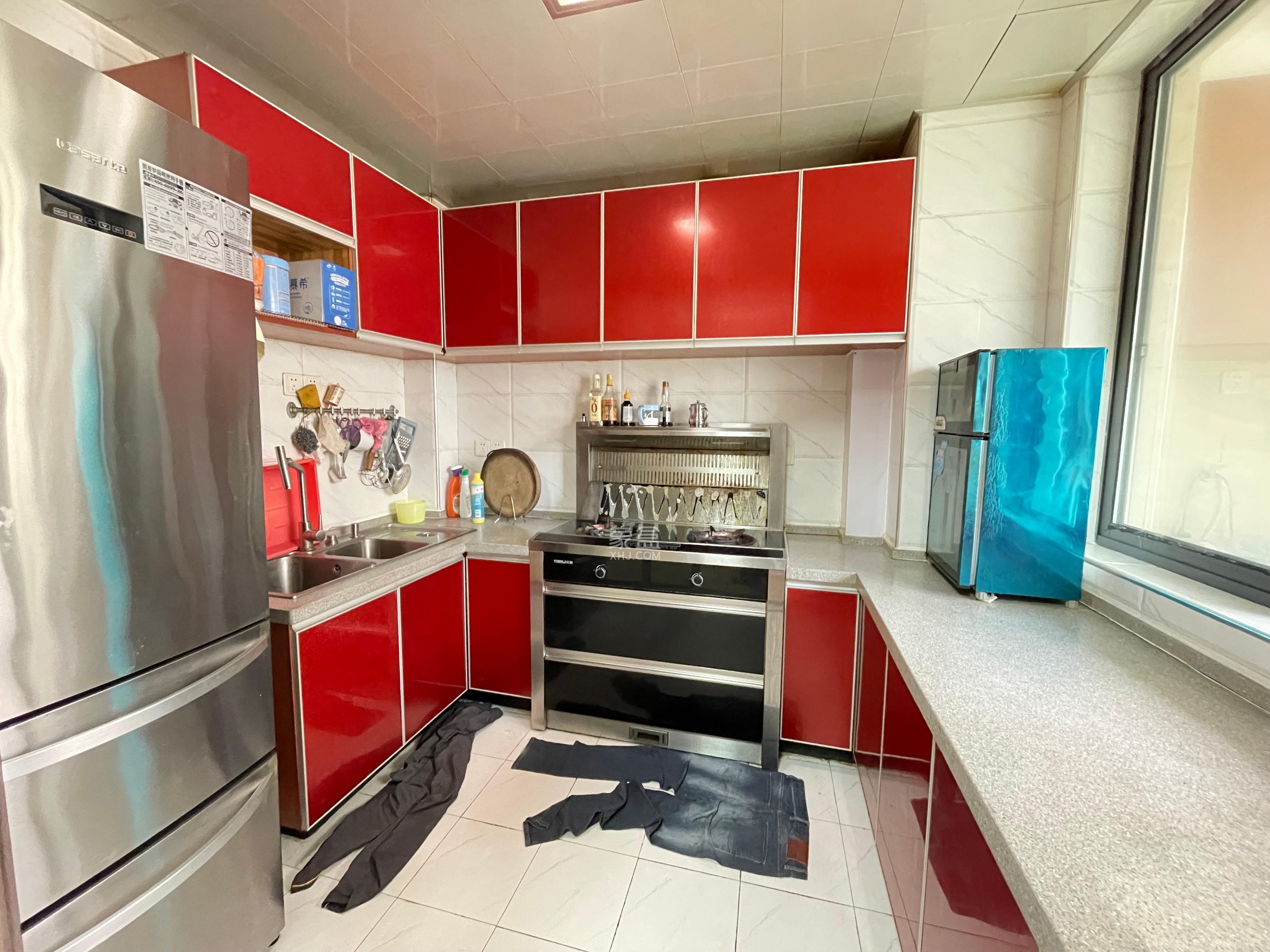 辉煌国际城一期 3室2厅2卫 2500.0元/月 辉煌国际城一期 3室2厅2卫 2500.0元/月室内图