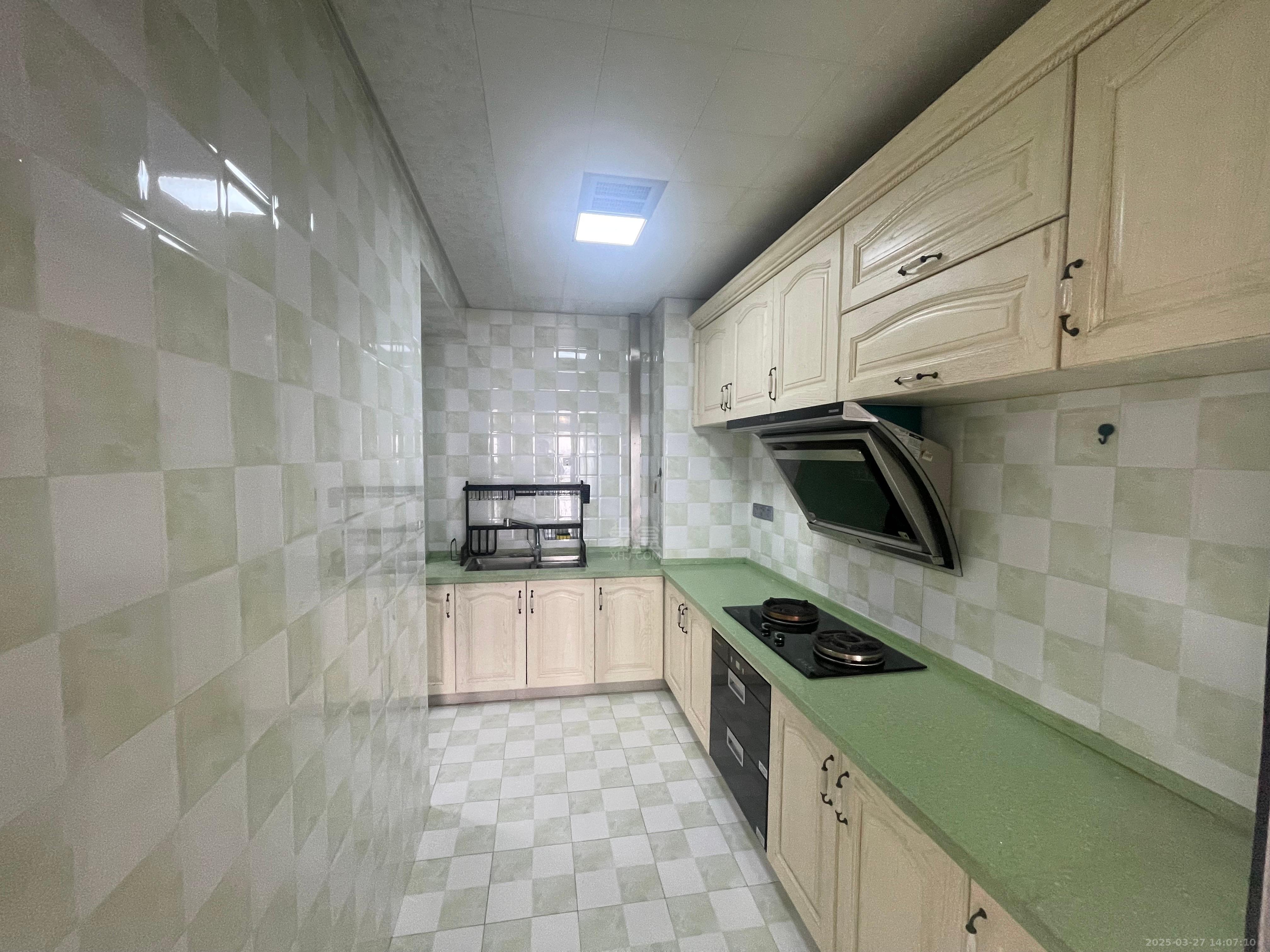 美的城二期  1室0厅0卫    2100.0元/月 美的城二期  1室0厅0卫    2100.0元/月室内图