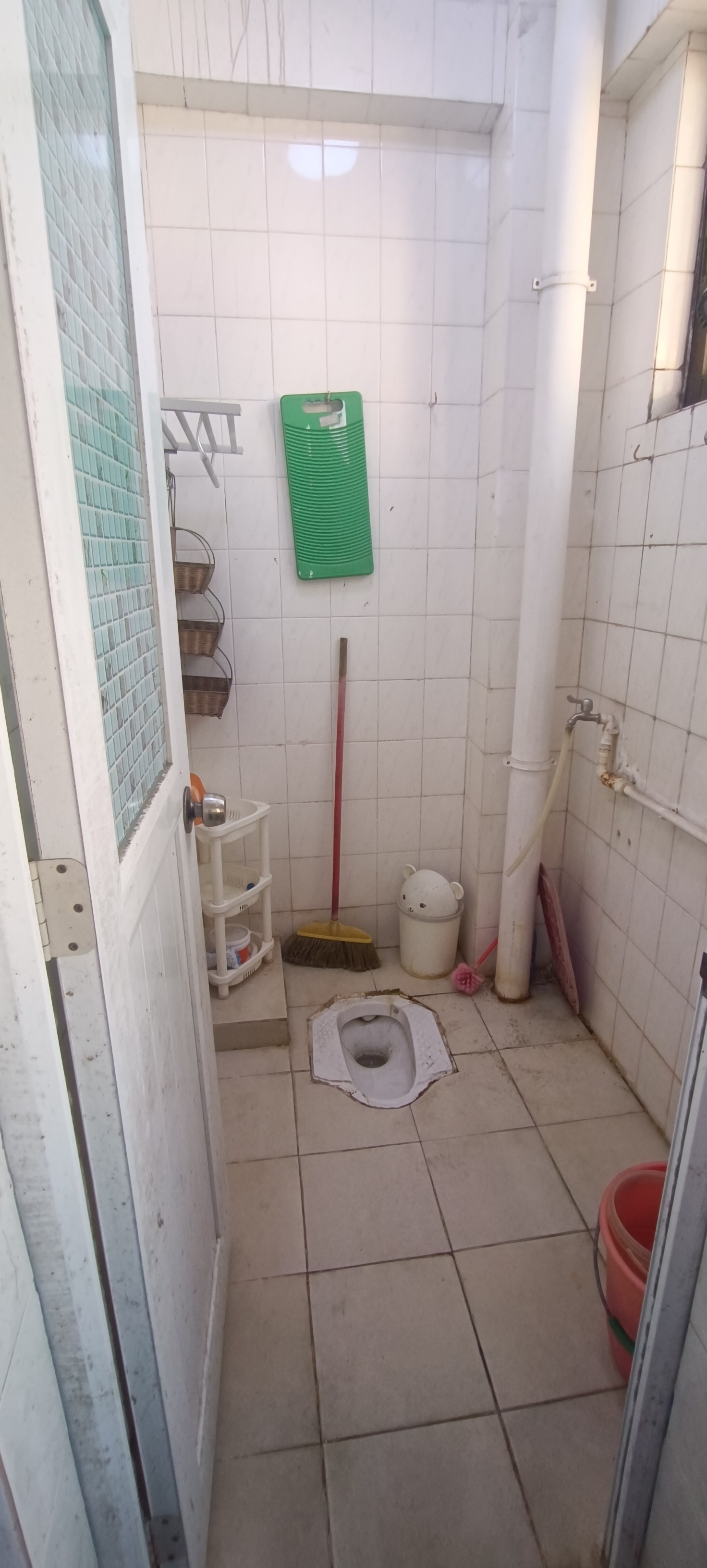 市政府宿舍(新华南路5号)  3室2厅2卫    85.0万 市政府宿舍(新华南路5号)  3室2厅2卫    85.0万客厅