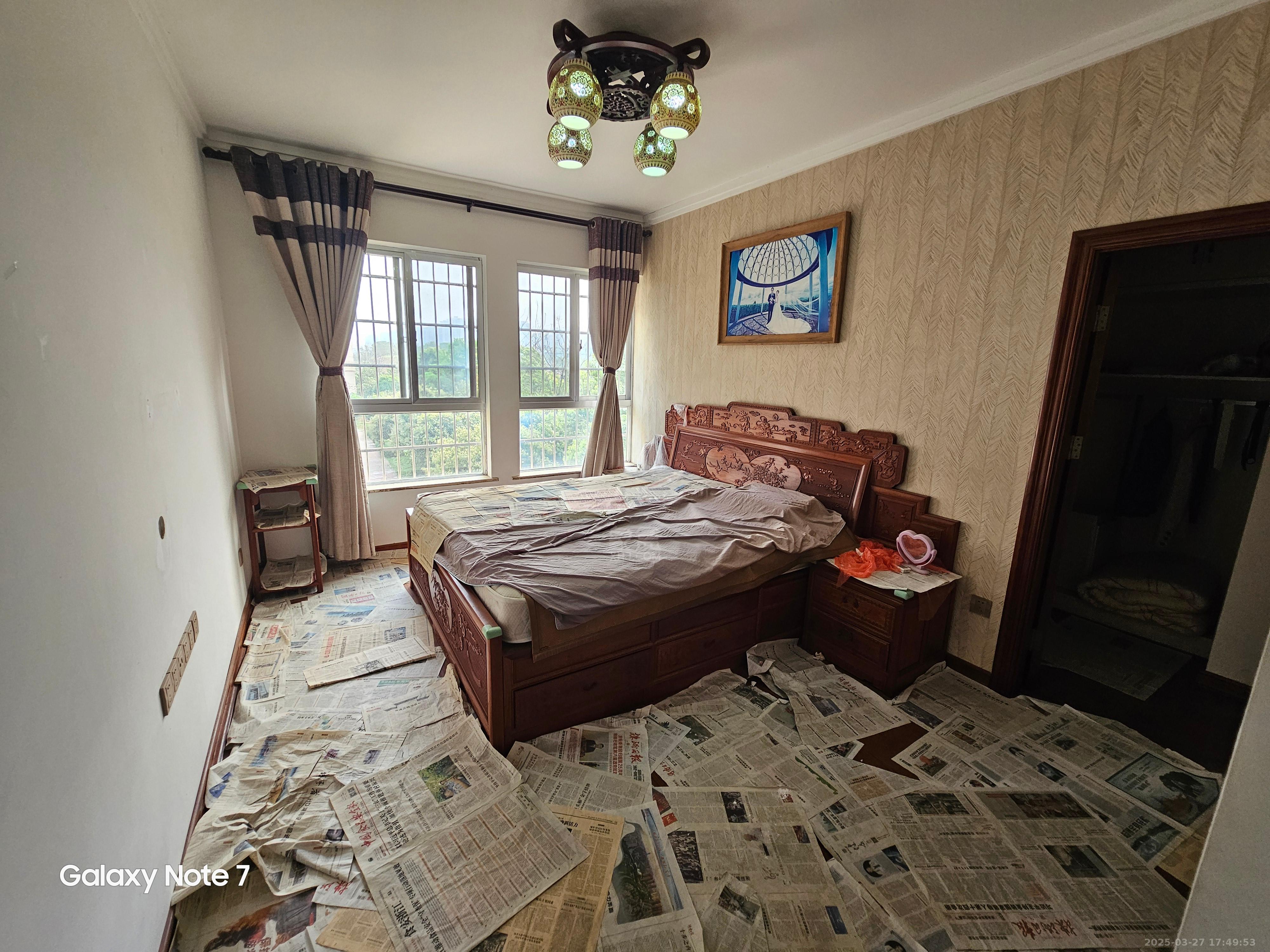 红盾雅园  5室2厅2卫    2300.0元/月 红盾雅园  5室2厅2卫    2300.0元/月室内图