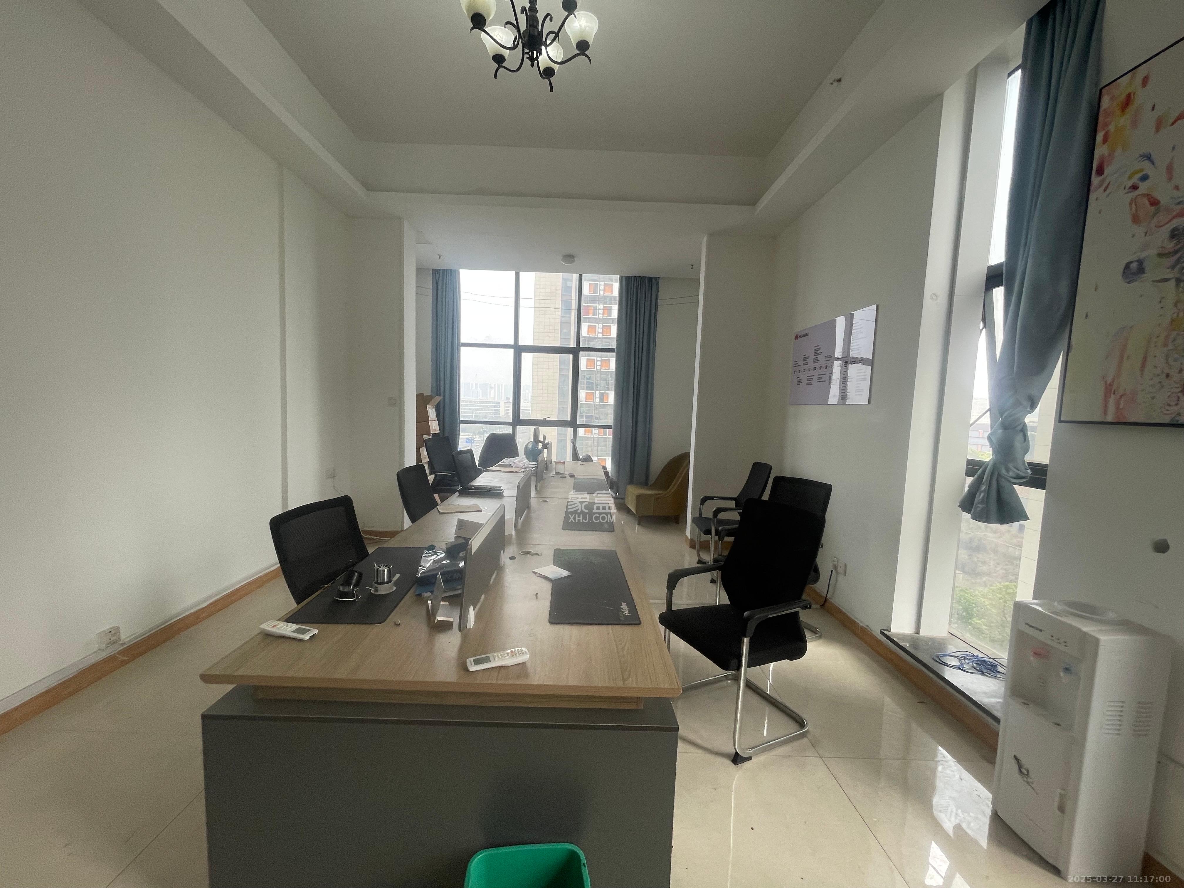 华侨假日中心(晟华苑) 1室1厅1卫 1600.0元/月 华侨假日中心(晟华苑) 1室1厅1卫 1600.0元/月室内图