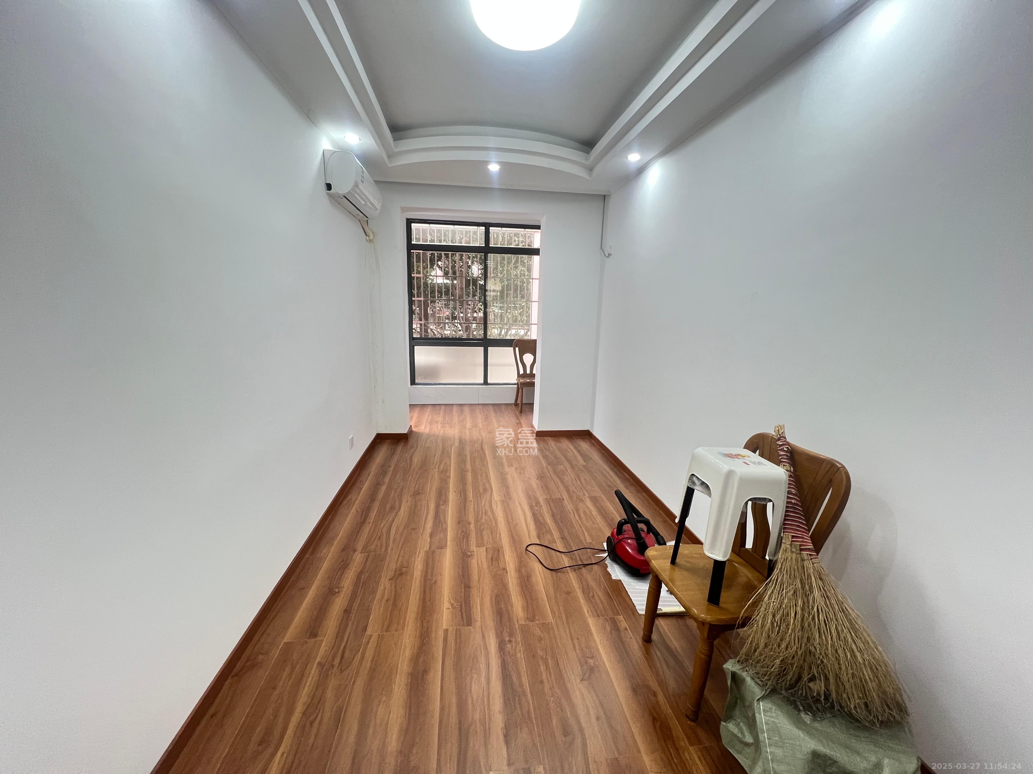 泰时新雅园 3室2厅1卫 2600.0元/月 泰时新雅园 3室2厅1卫 2600.0元/月室内图