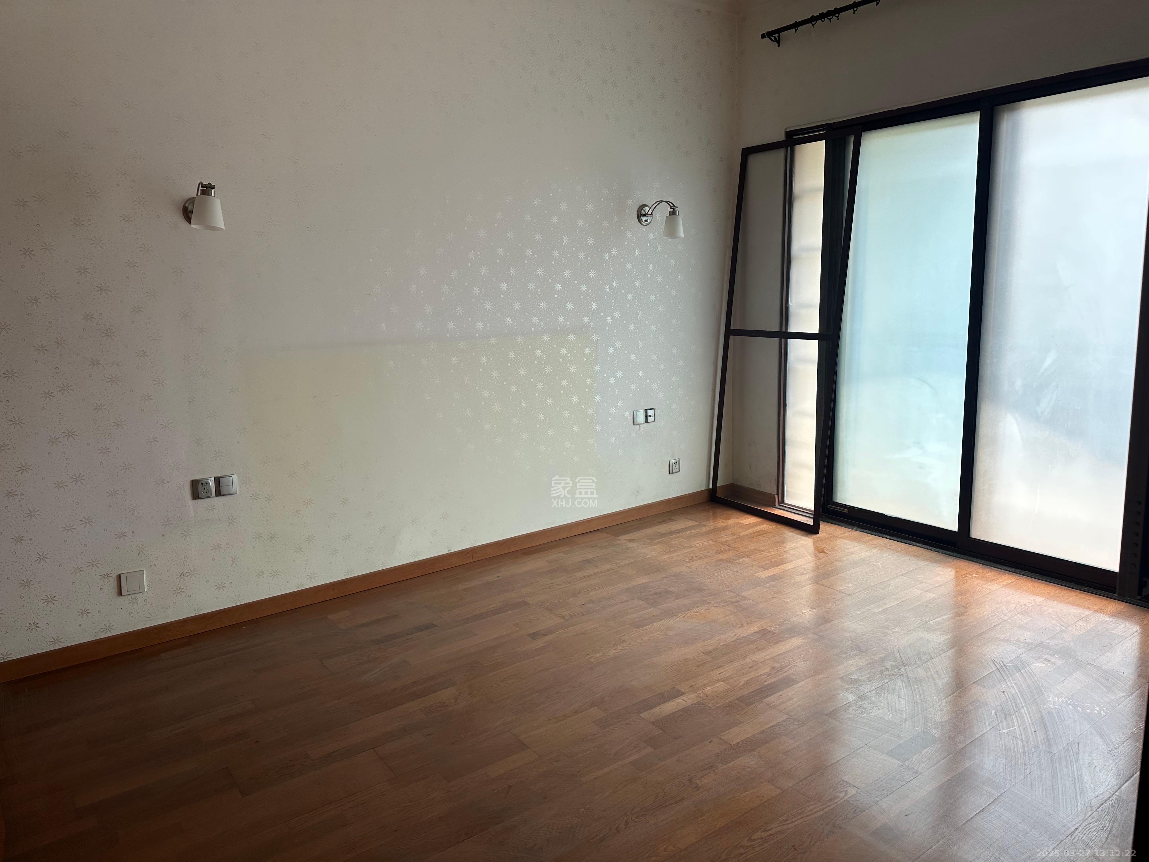 水云间  4室2厅3卫   6500.00元/月室内图