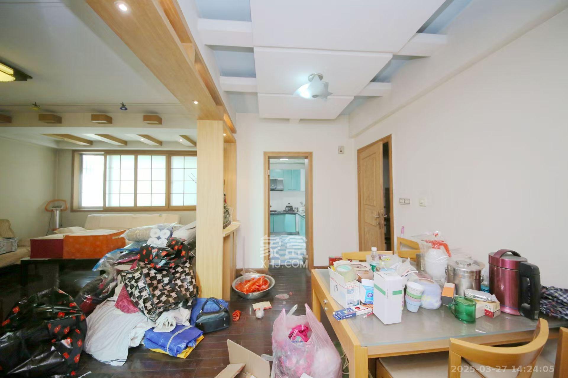 亚华大酒店  3室2厅2卫    3200.0元/月室内图