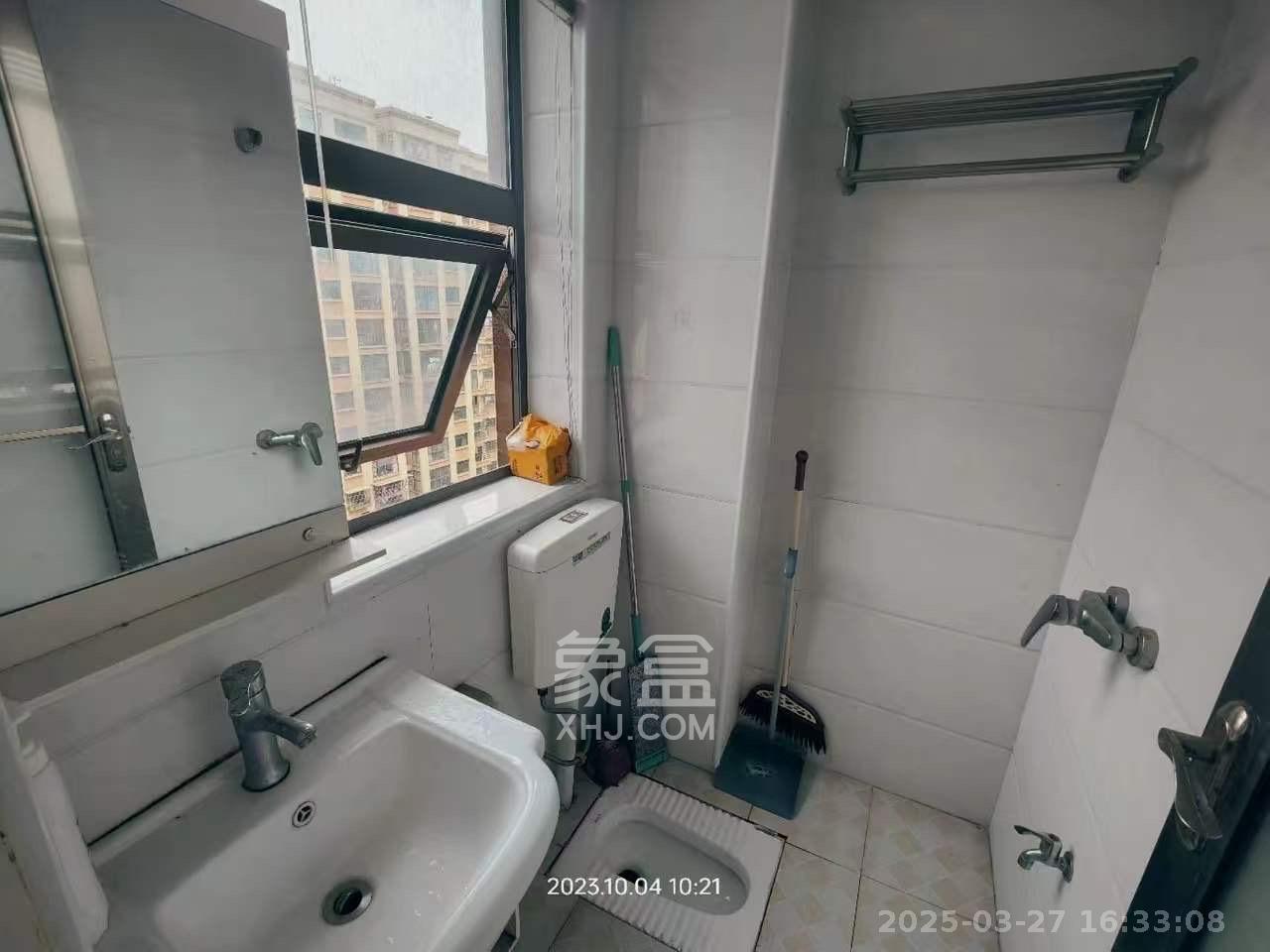 润屋美院  5室1厅1卫   3000.00元/月室内图