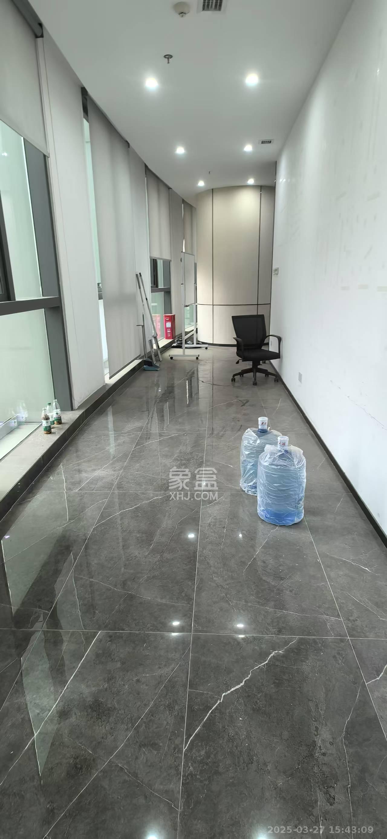 新湖南大厦   500.0㎡     21000.00元/月室内图