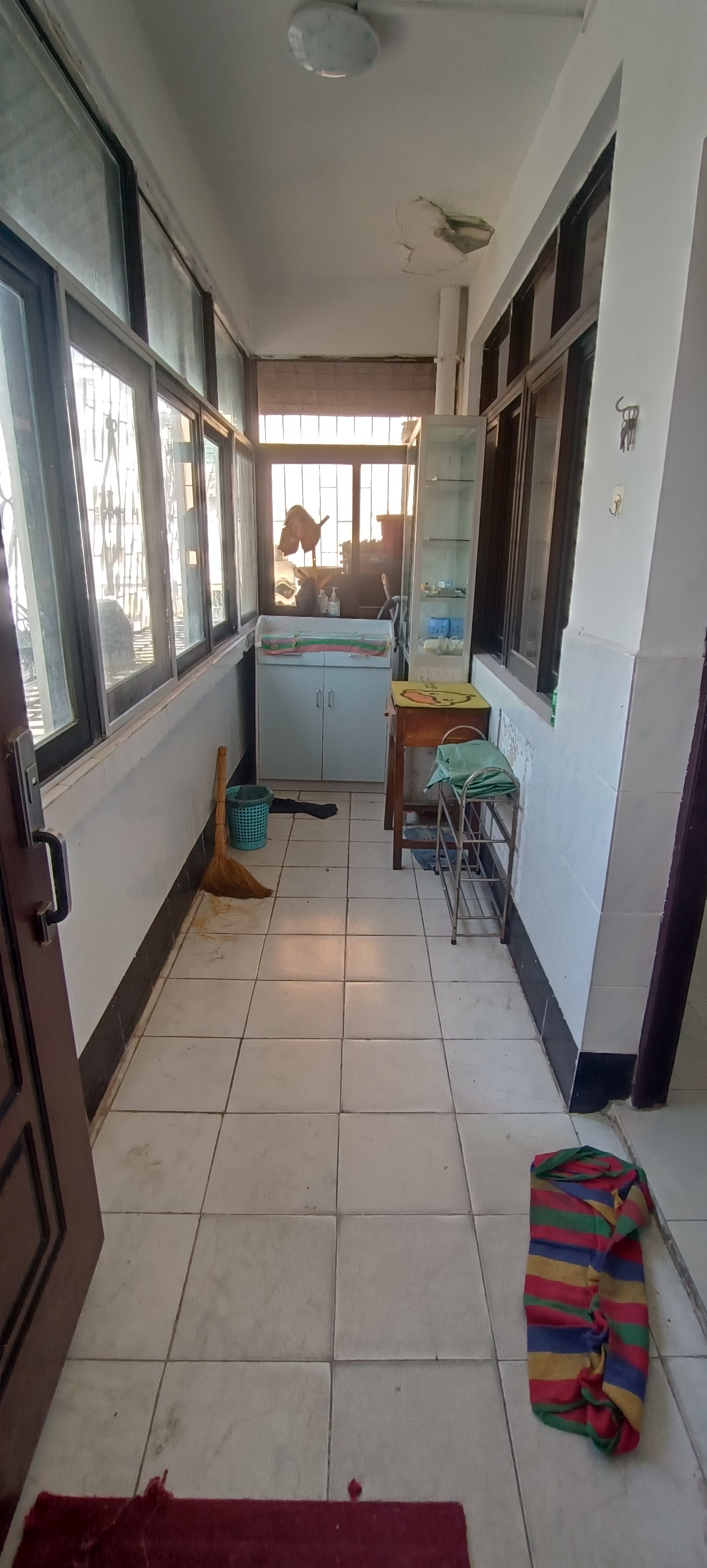 市政府宿舍(新华南路5号)  3室2厅2卫    85.0万 市政府宿舍(新华南路5号)  3室2厅2卫    85.0万客厅