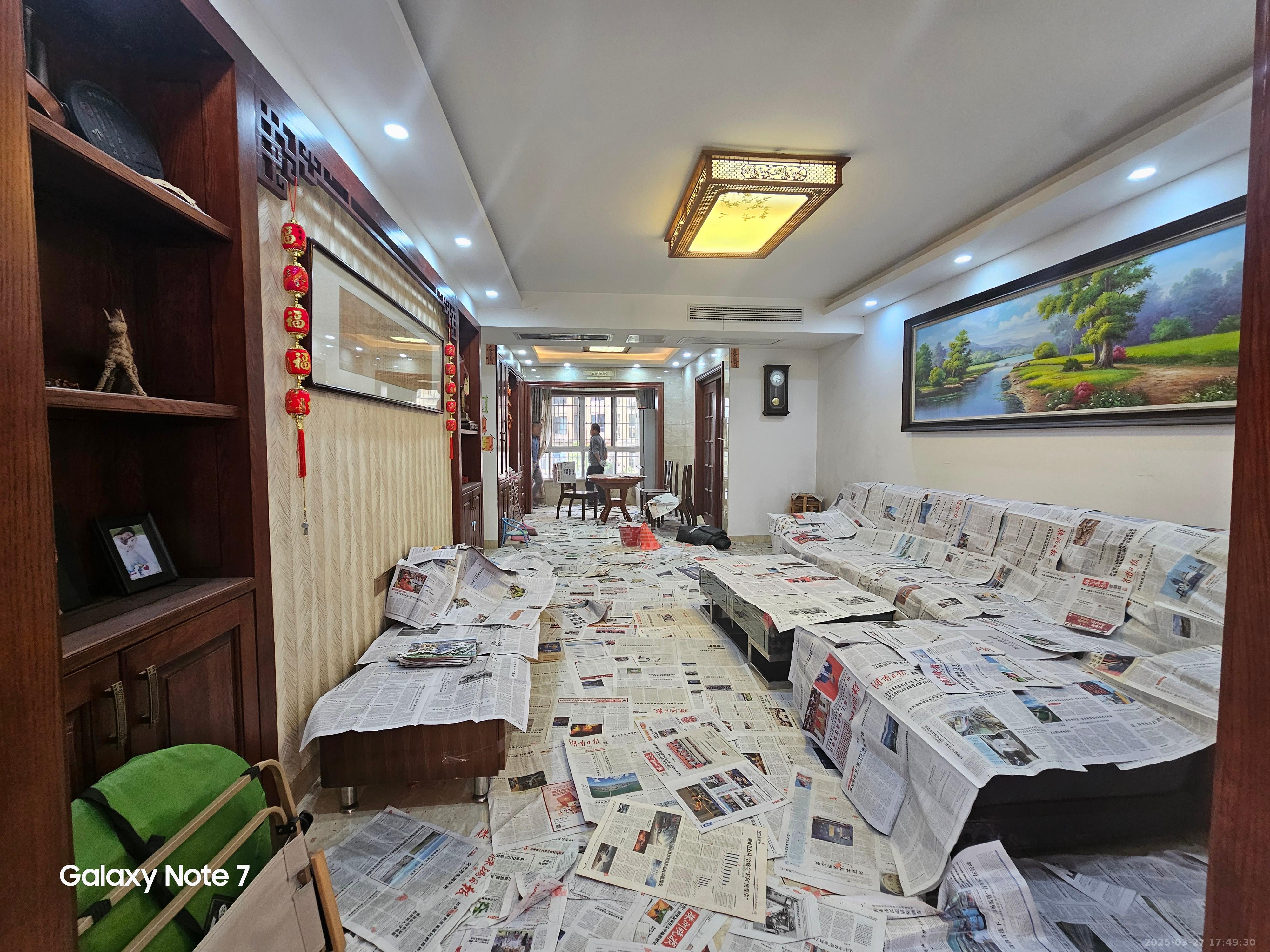 红盾雅园  5室2厅2卫    2300.0元/月 红盾雅园  5室2厅2卫    2300.0元/月室内图