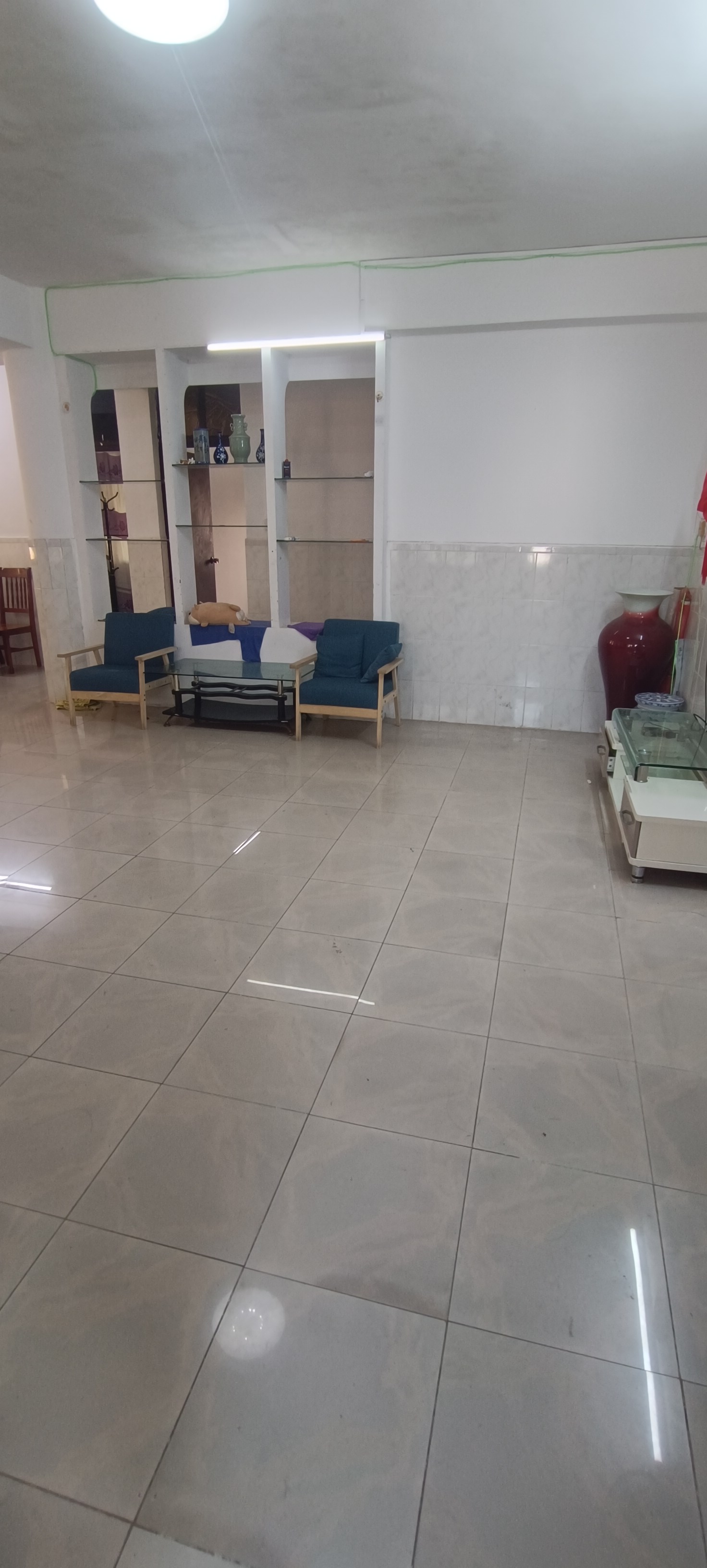 市政府宿舍(新华南路5号)  3室2厅2卫    85.0万 市政府宿舍(新华南路5号)  3室2厅2卫    85.0万客厅