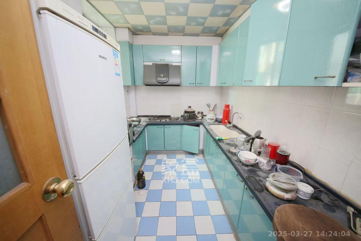 亚华大酒店 3室2厅2卫 3200.0元/月 亚华大酒店 3室2厅2卫 3200.0元/月室内图