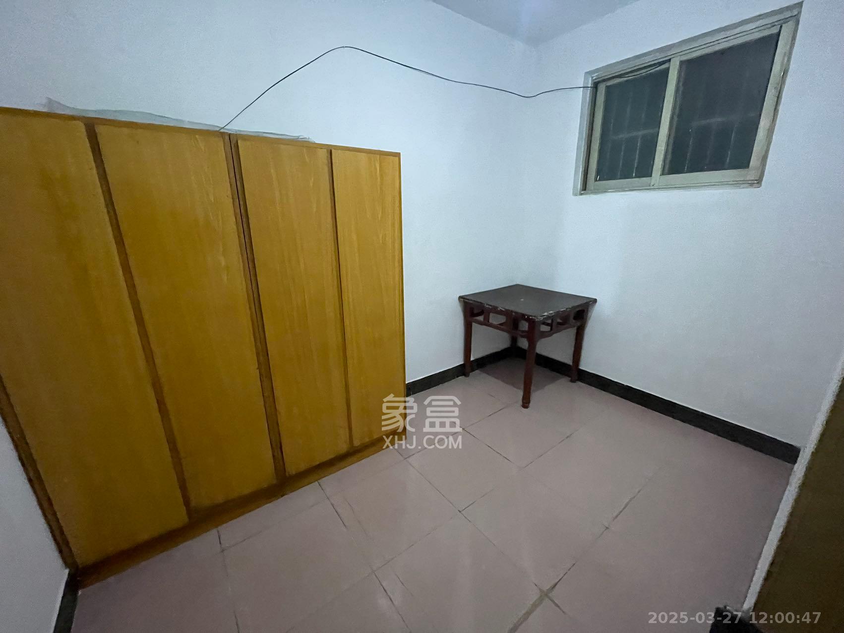 洞井商贸城 3室1厅2卫 1000.0元/月 洞井商贸城 3室1厅2卫 1000.0元/月室内图