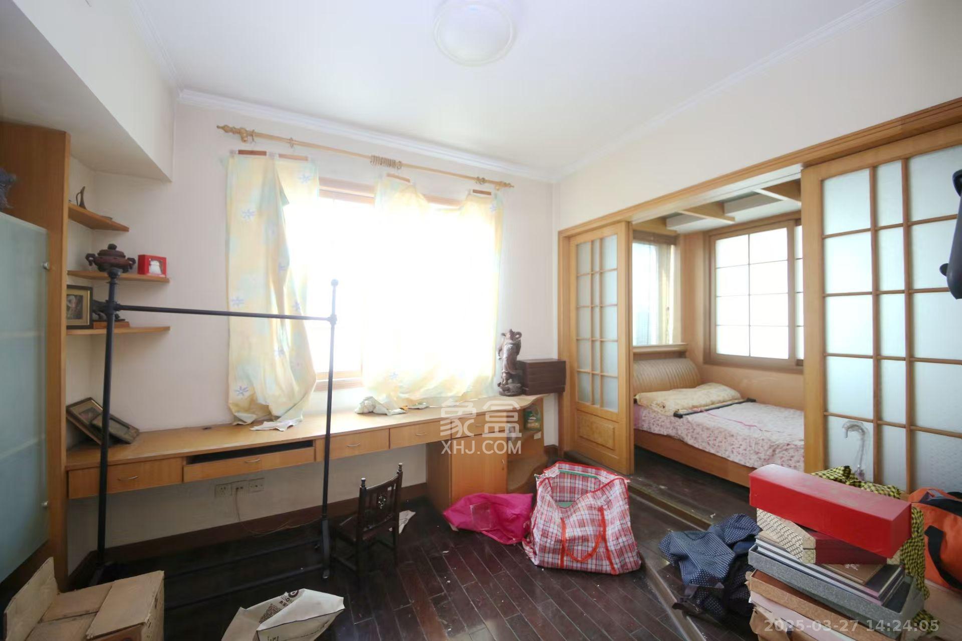 亚华大酒店 3室2厅2卫 3200.0元/月 亚华大酒店 3室2厅2卫 3200.0元/月室内图