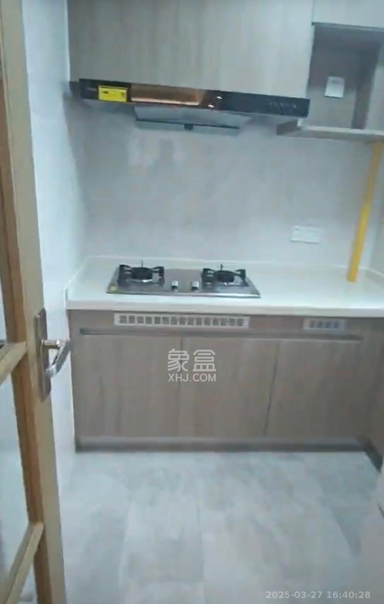 清控湖山雅居北区  3室2厅2卫   2500.00元/月室内图