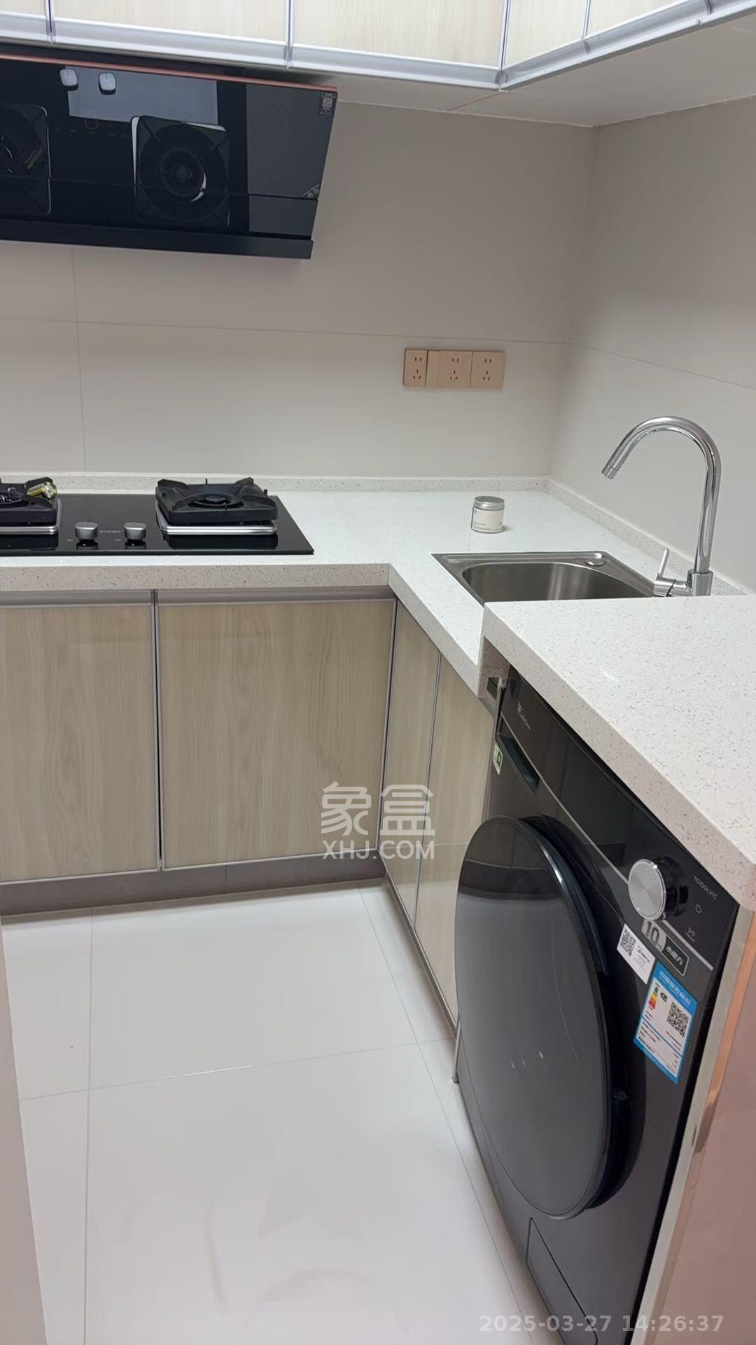 金茂梅溪湖  2室1厅1卫    3000.0元/月 金茂梅溪湖  2室1厅1卫    3000.0元/月室内图