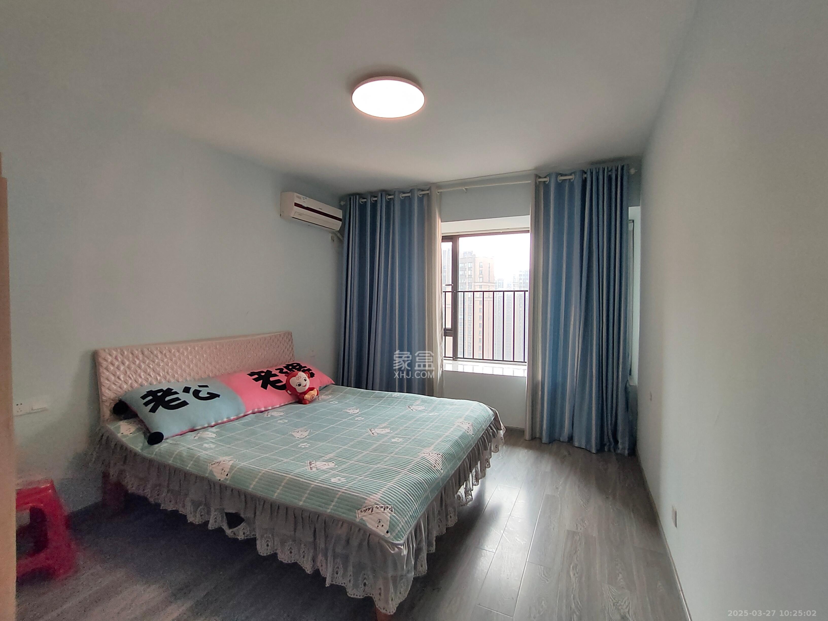 华润凤凰城三期 3室2厅2卫 2300.0元/月 华润凤凰城三期 3室2厅2卫 2300.0元/月室内图