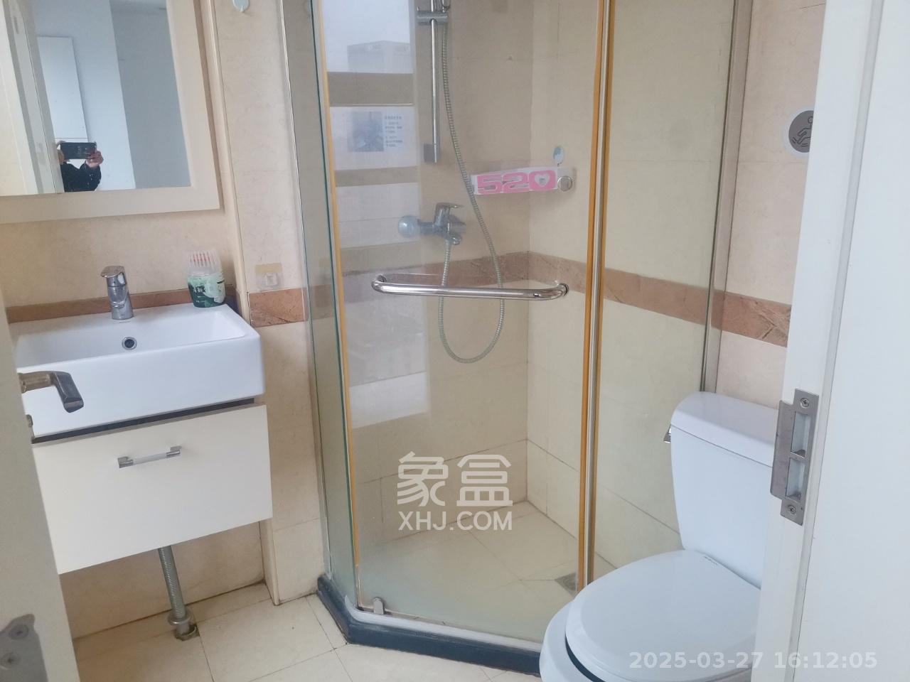 壹号公馆  1室1厅1卫   2200.00元/月室内图