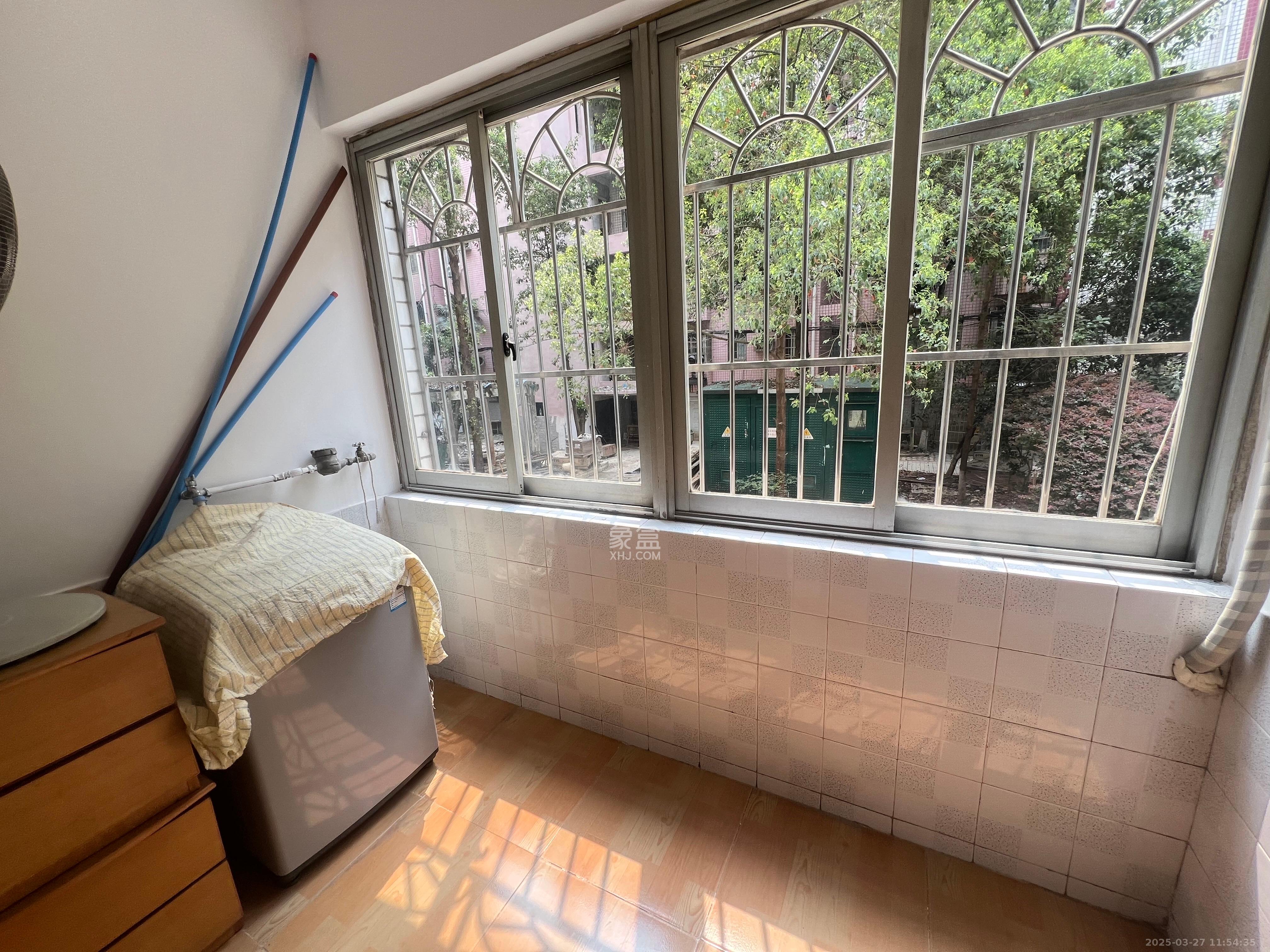 泰时新雅园 3室2厅1卫 2600.0元/月 泰时新雅园 3室2厅1卫 2600.0元/月室内图