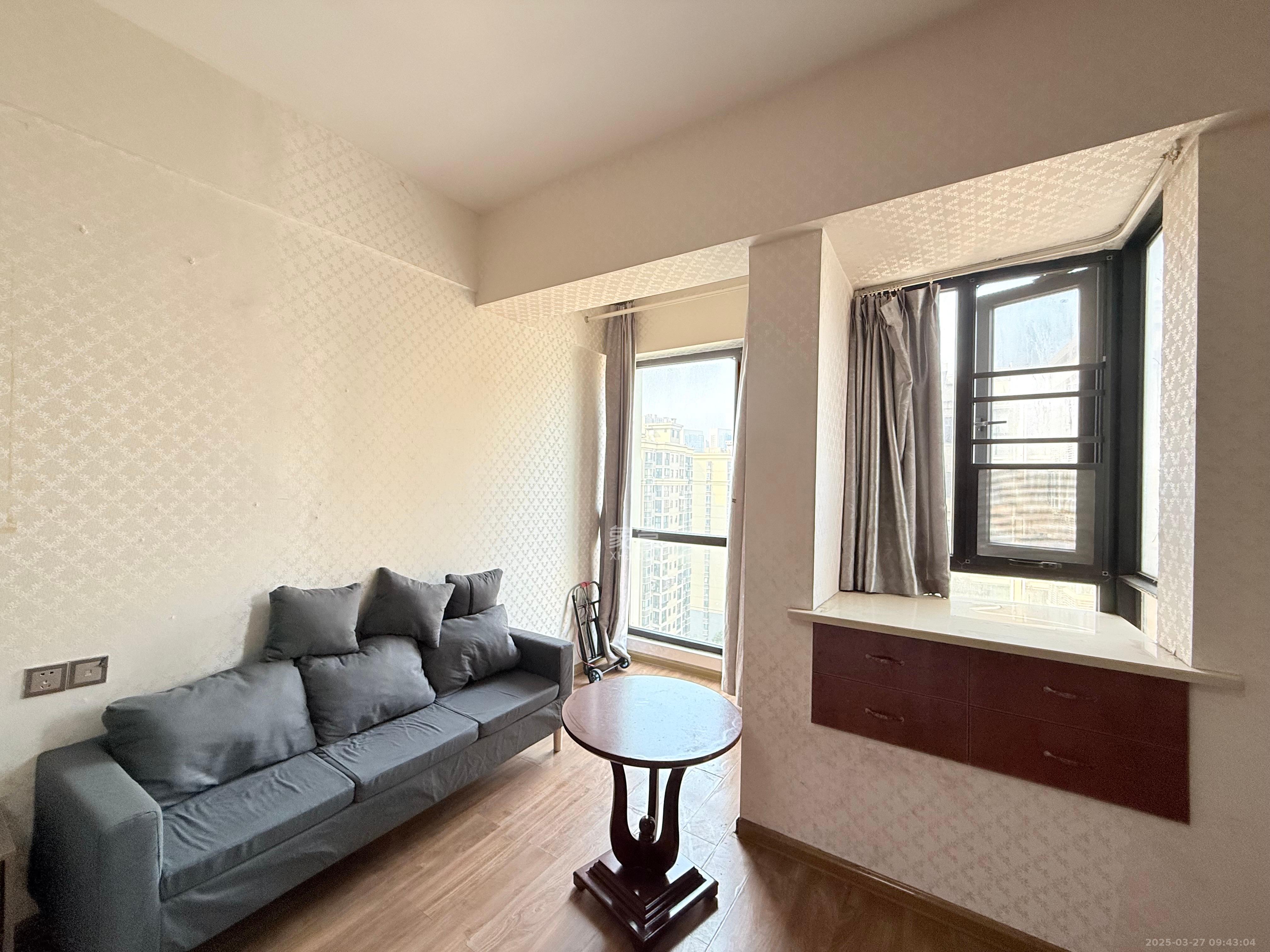 英郡年华 1室0厅0卫 1400.0元/月 英郡年华 1室0厅0卫 1400.0元/月室内图