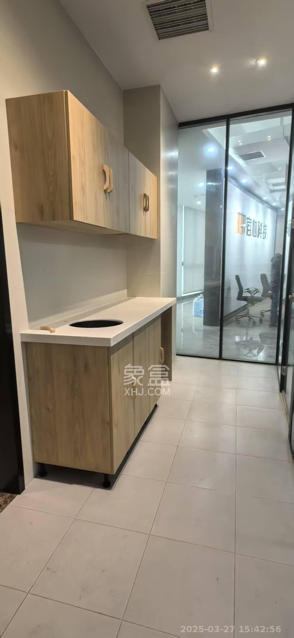 新湖南大厦   500.0㎡     21000.00元/月室内图