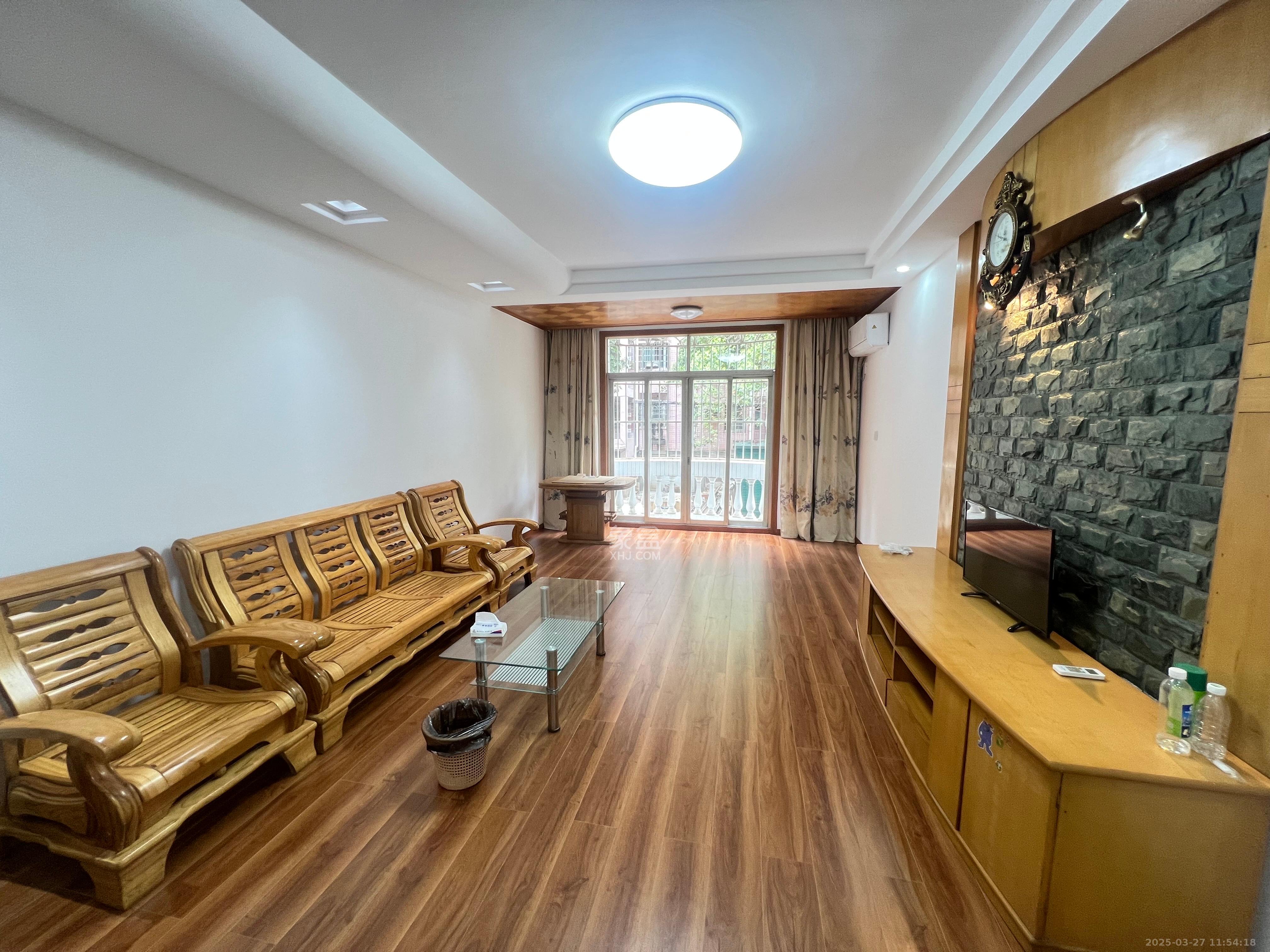 泰时新雅园 3室2厅1卫 2600.0元/月 泰时新雅园 3室2厅1卫 2600.0元/月室内图