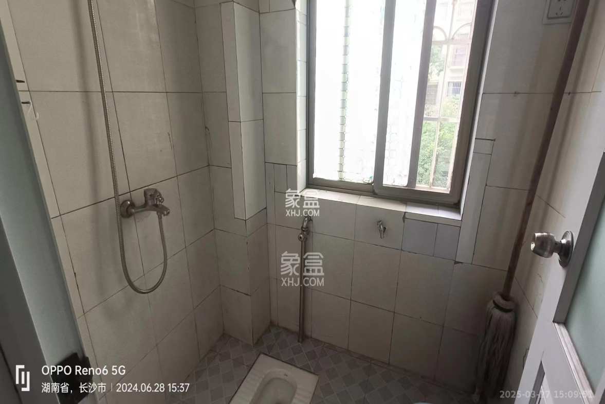 雅泰家园  2室1厅1卫    1900.0元/月 雅泰家园  2室1厅1卫    1900.0元/月室内图