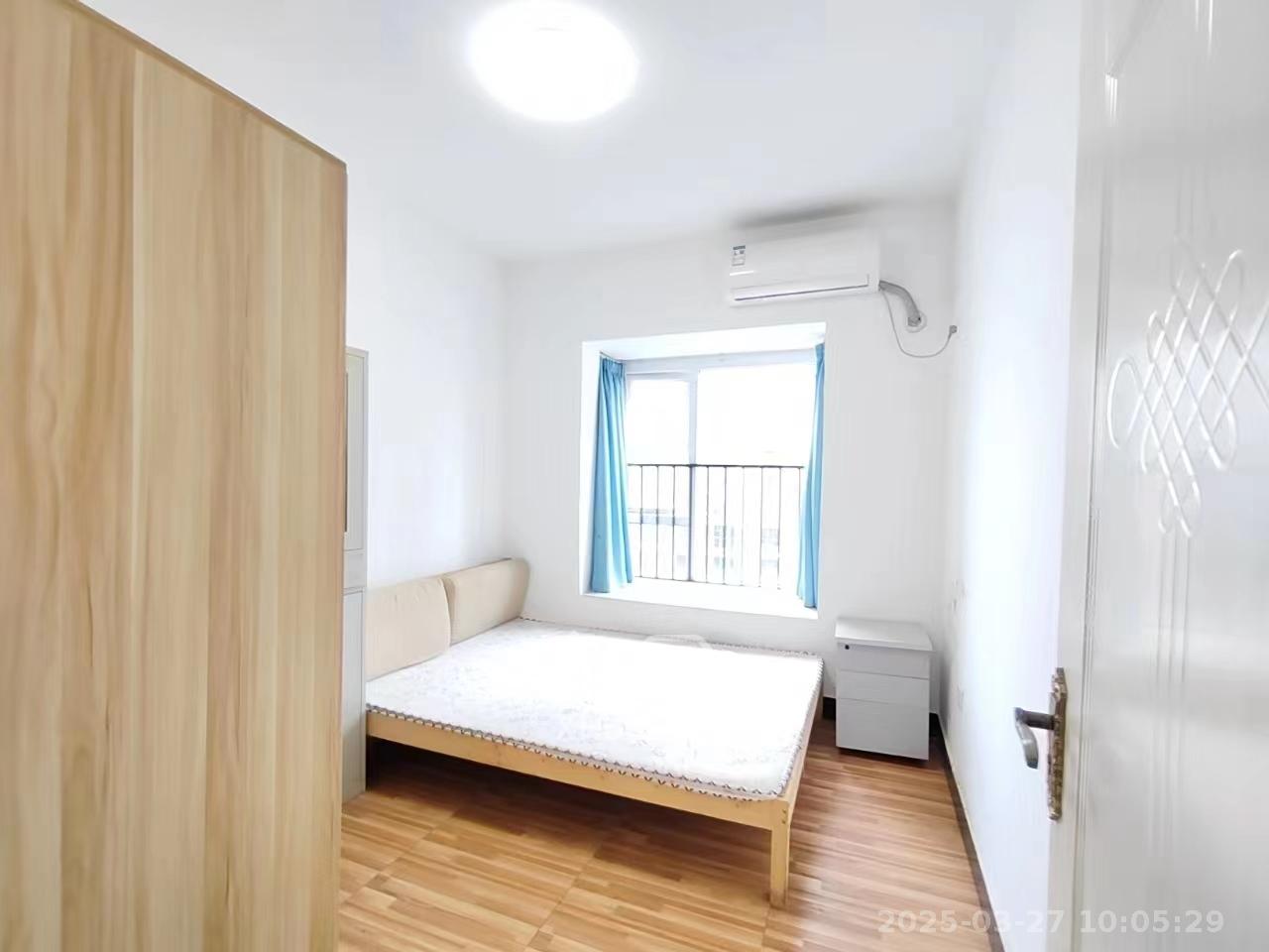 荣盛花语城  4室2厅2卫   2400.00元/月室内图