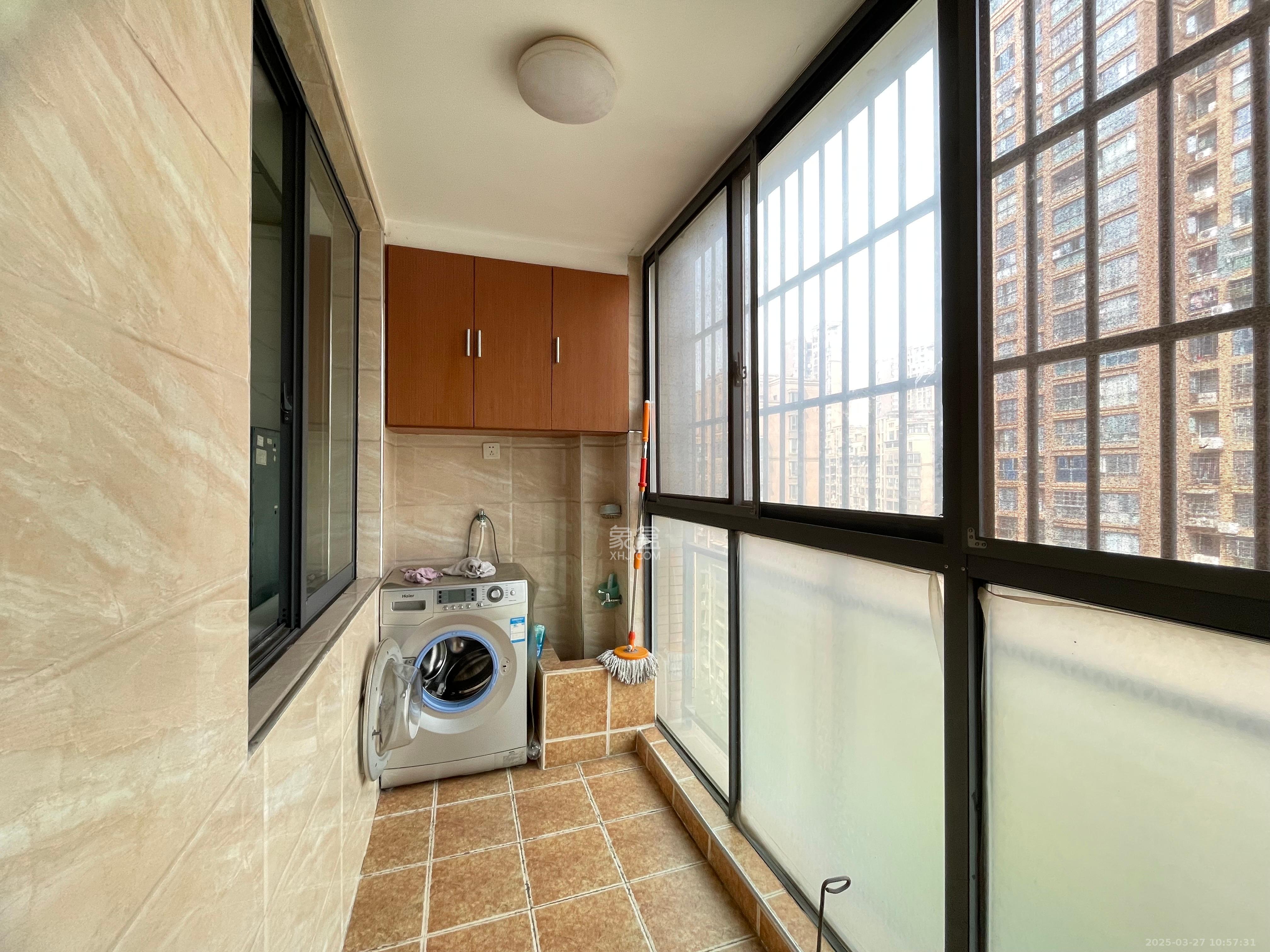 辉煌国际城一期 3室2厅2卫 2500.0元/月 辉煌国际城一期 3室2厅2卫 2500.0元/月室内图