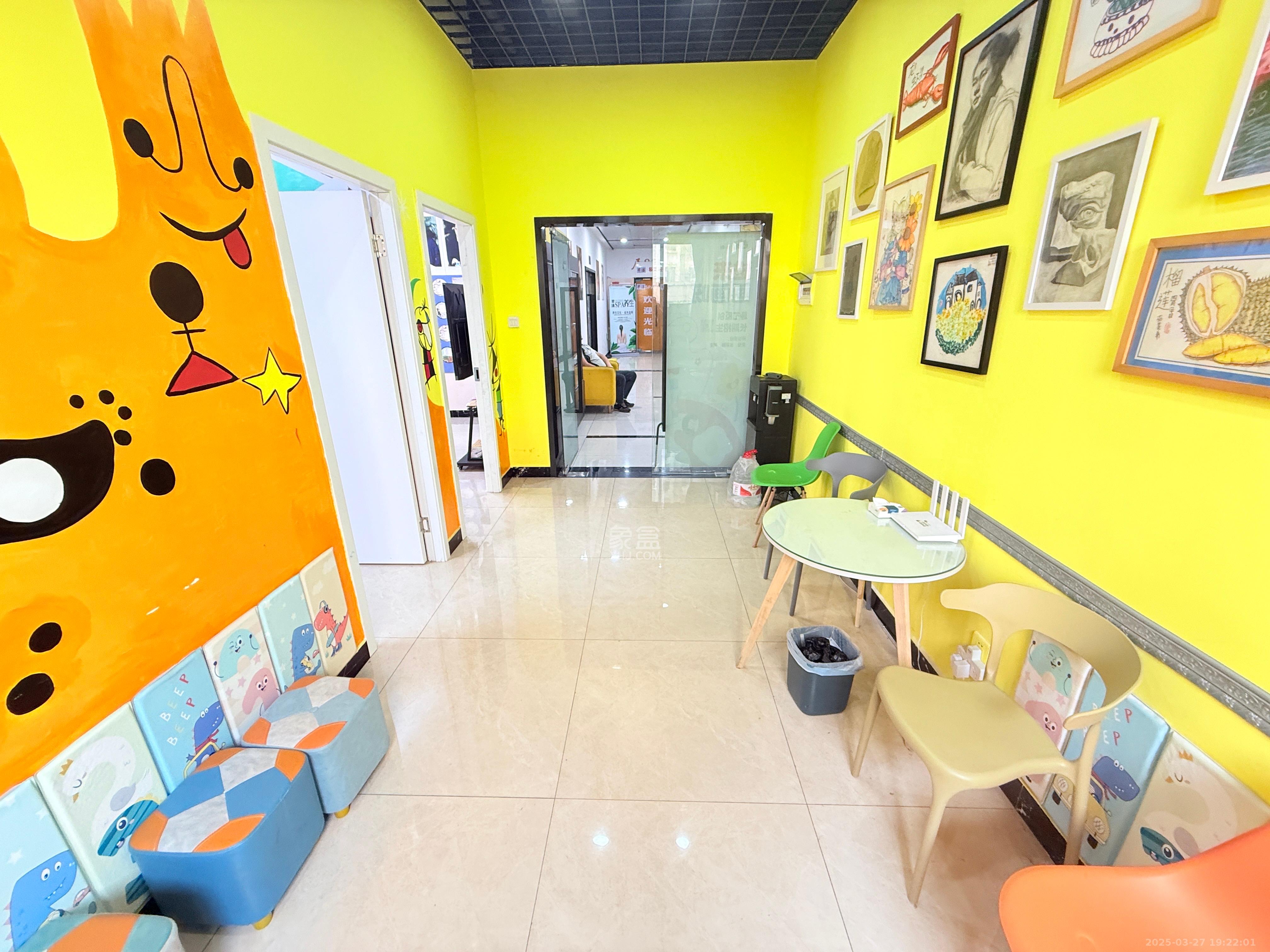 半山公馆(半山国际中心) 2室2厅1卫 5200.0元/月 半山公馆(半山国际中心) 2室2厅1卫 5200.0元/月室内图