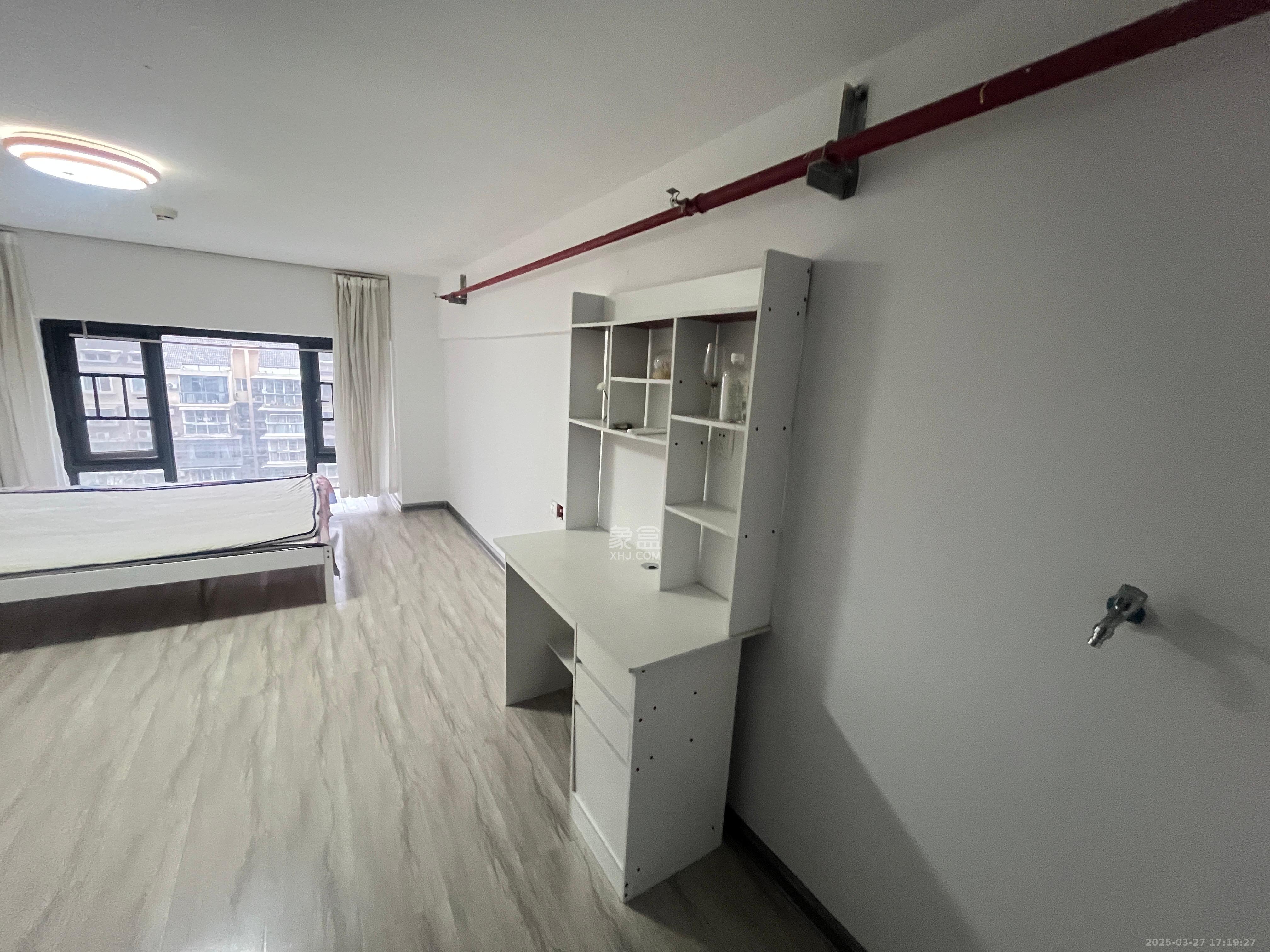 龙湖湘江星座(祺鑫星座公寓) 1室1厅1卫 1900.0元/月 龙湖湘江星座(祺鑫星座公寓) 1室1厅1卫 1900.0元/月室内图