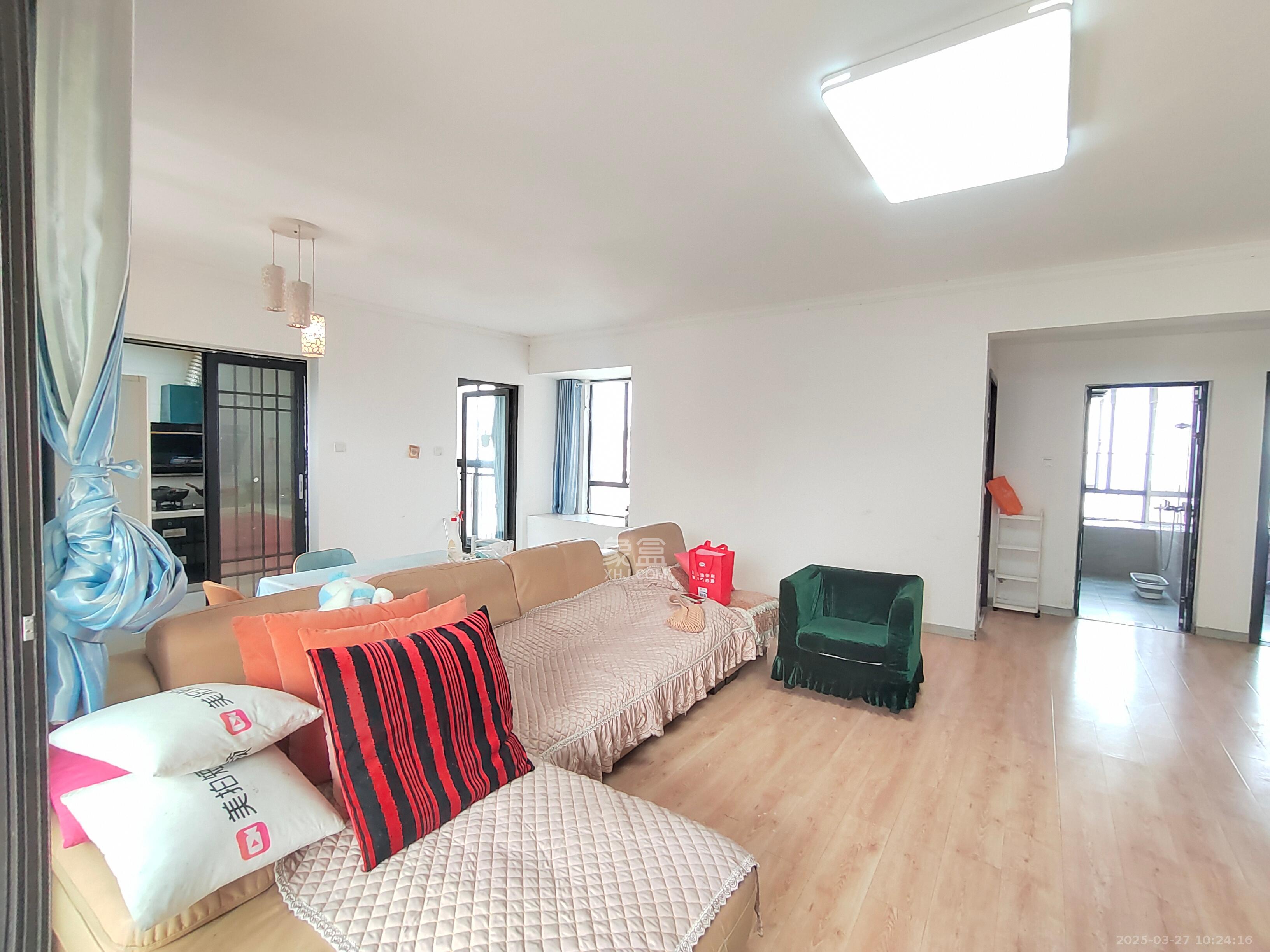 华润凤凰城三期 3室2厅2卫 2300.0元/月 华润凤凰城三期 3室2厅2卫 2300.0元/月室内图