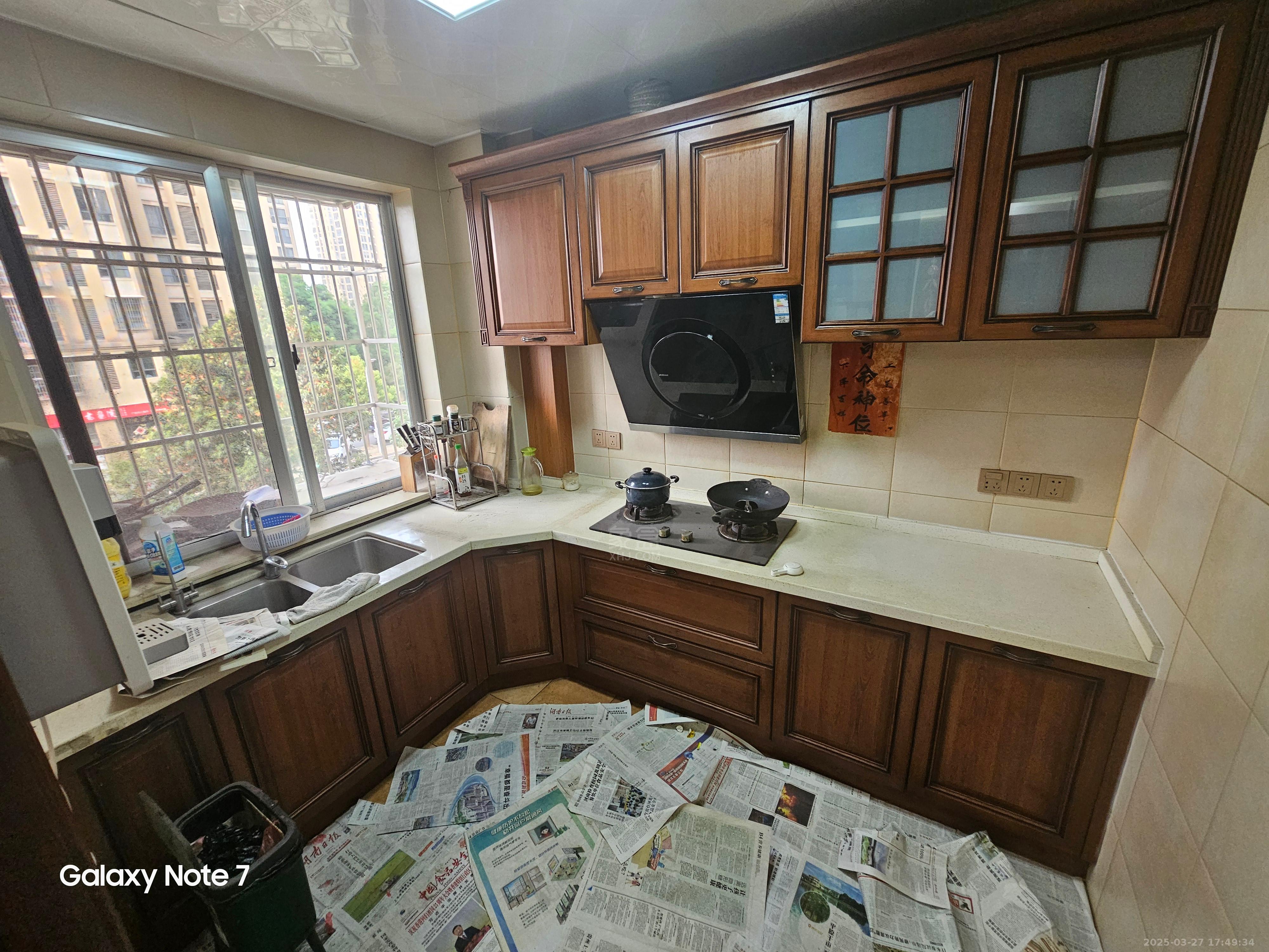 红盾雅园  5室2厅2卫    2300.0元/月 红盾雅园  5室2厅2卫    2300.0元/月室内图1