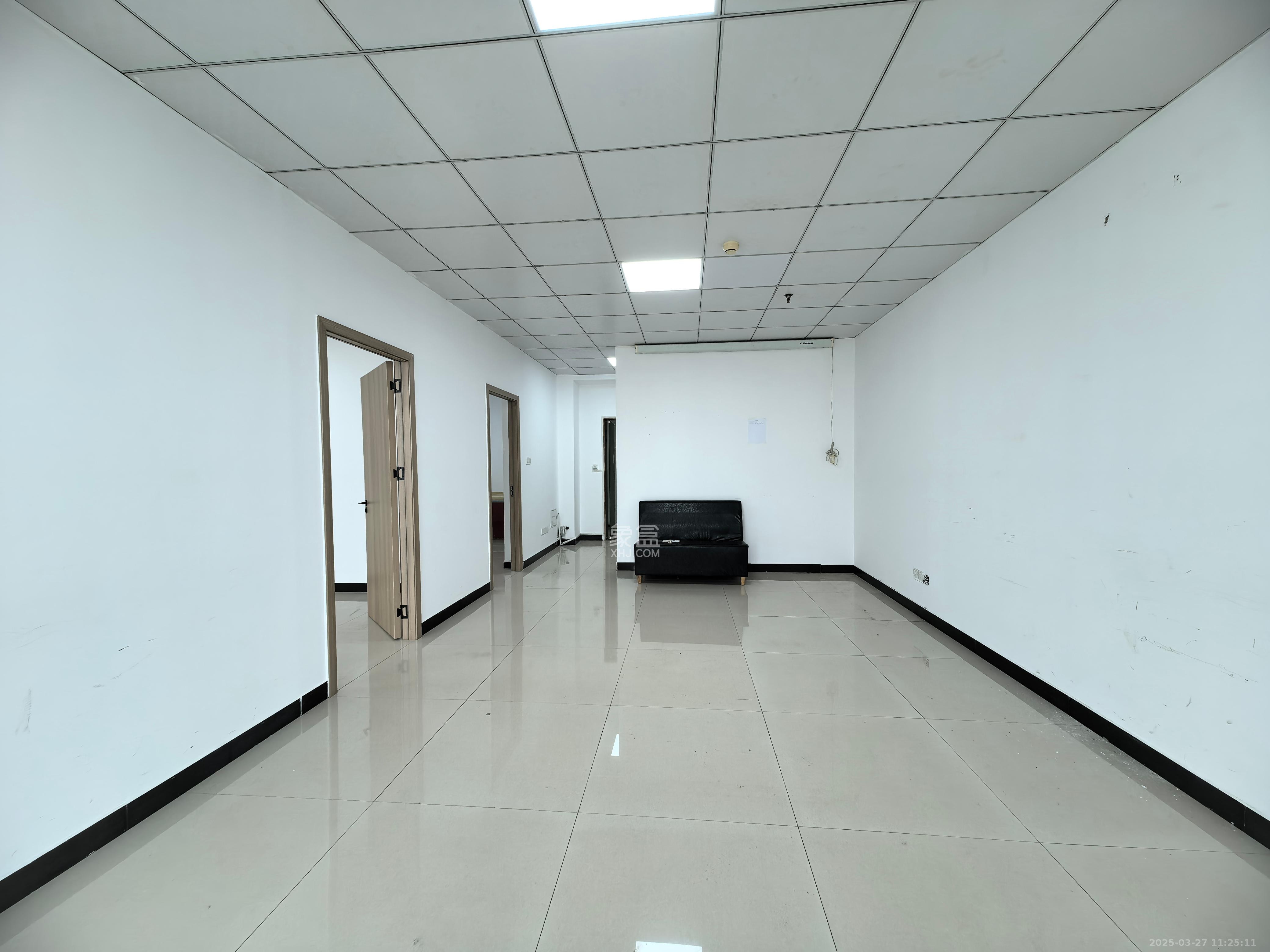 奥克斯缔壹城 1室1厅1卫 1500.0元/月 奥克斯缔壹城 1室1厅1卫 1500.0元/月室内图