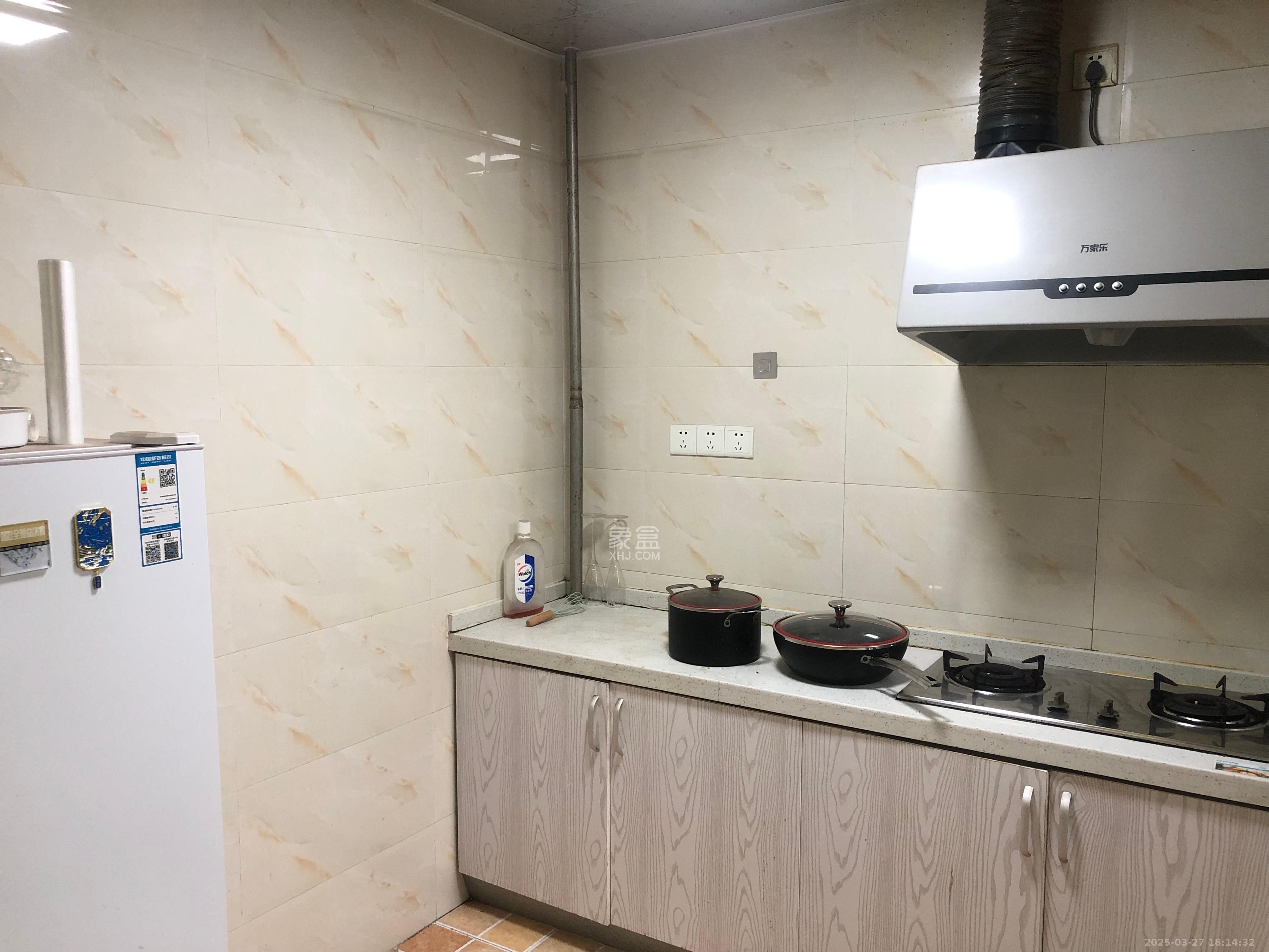德润小区（丰升德润小区）  3室2厅2卫   2300.00元/月室内图
