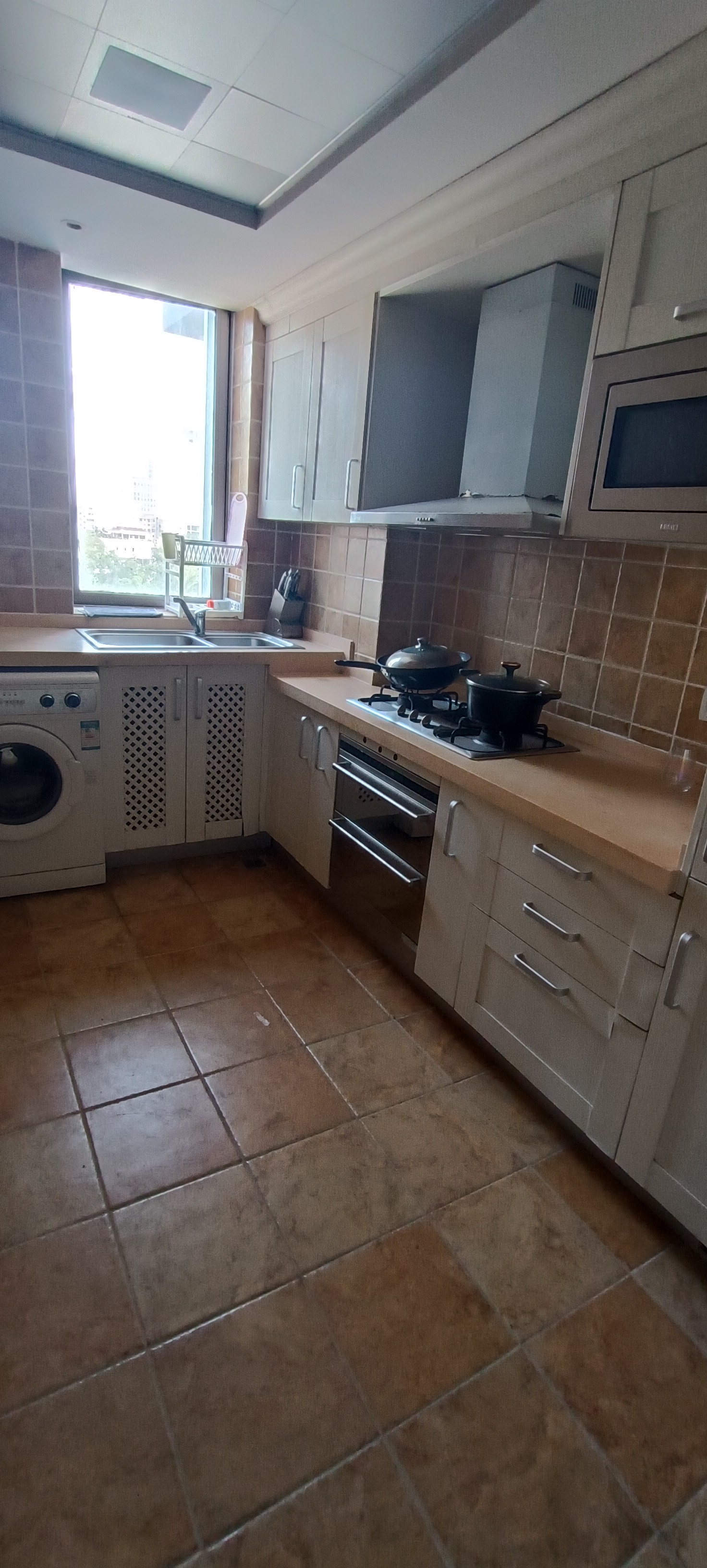 外滩中心  2室3厅1卫    4200.0元/月 外滩中心  2室3厅1卫    4200.0元/月室内图