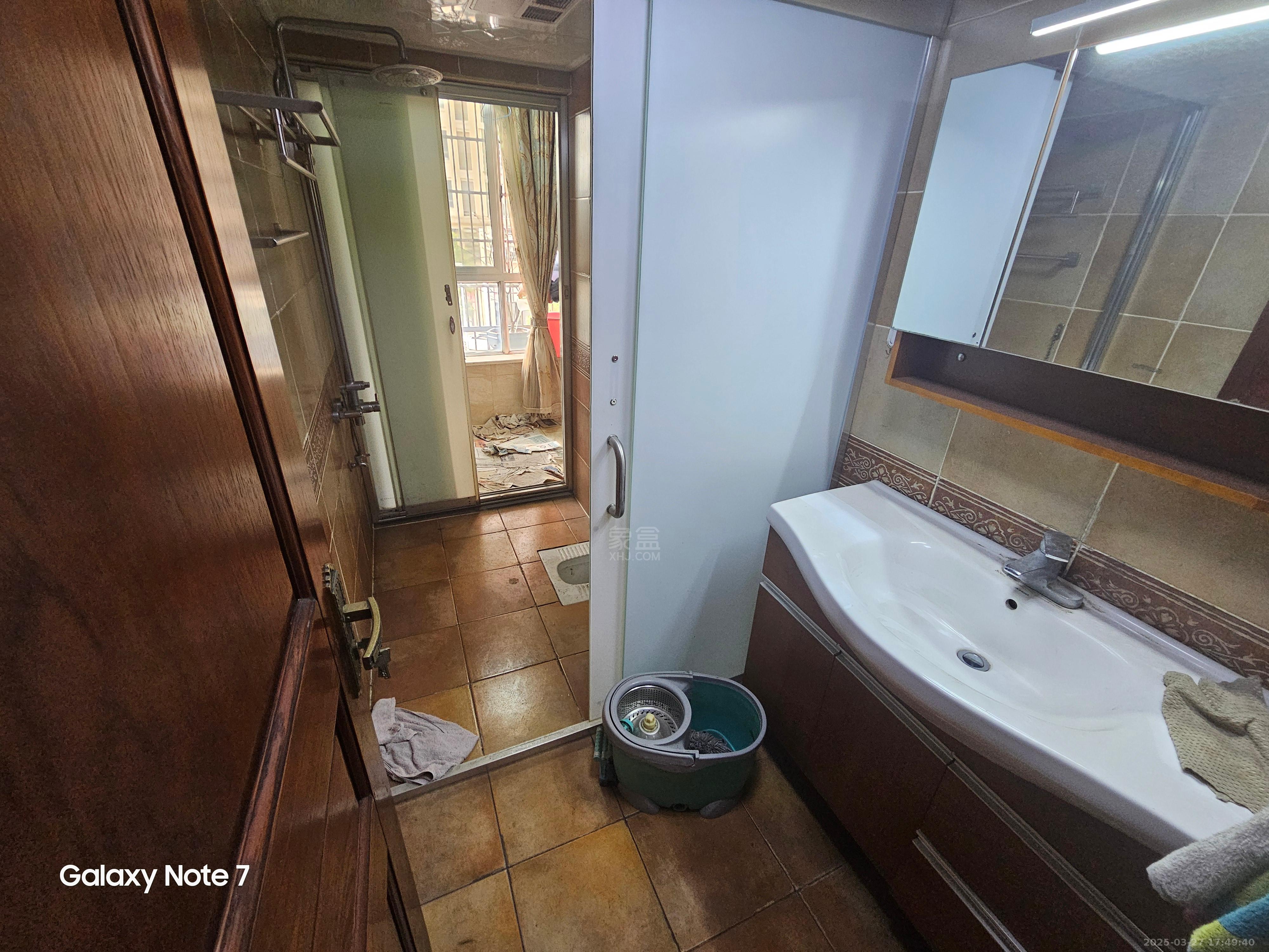 红盾雅园  5室2厅2卫    2300.0元/月 红盾雅园  5室2厅2卫    2300.0元/月室内图