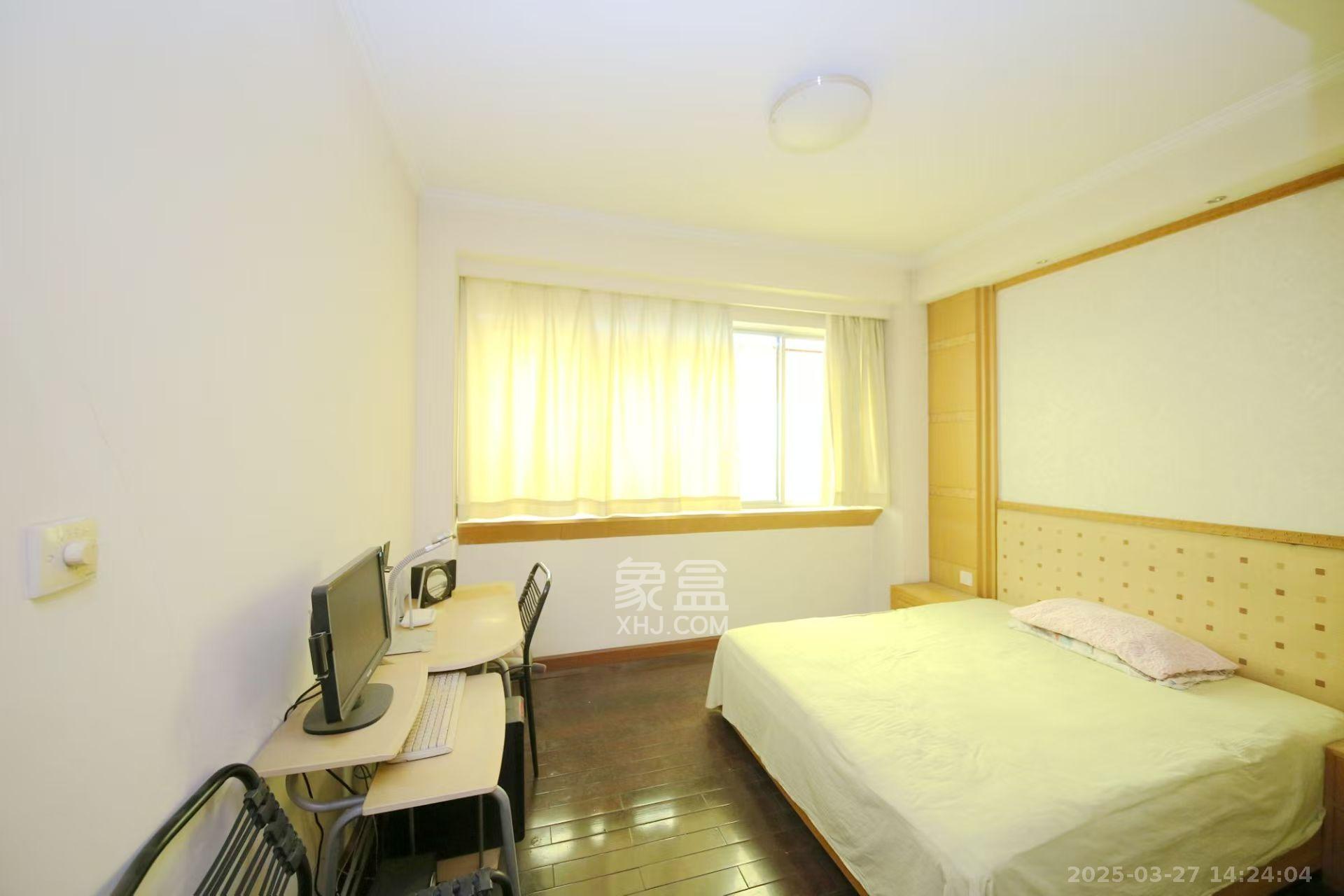 亚华大酒店  3室2厅2卫    3200.0元/月室内图