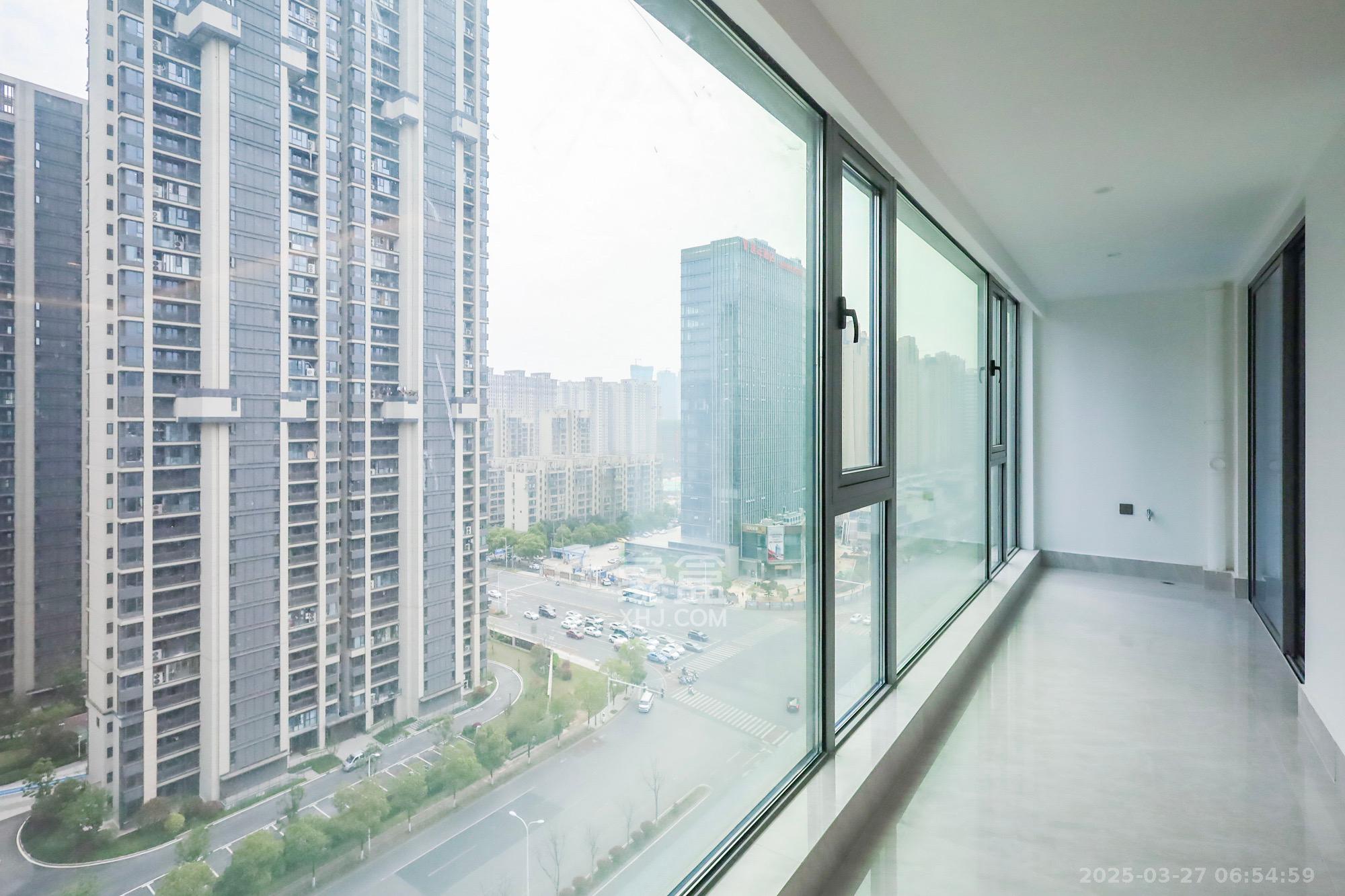 招商蛇口滨江境  4室2厅2卫   11000.00元/月室内图