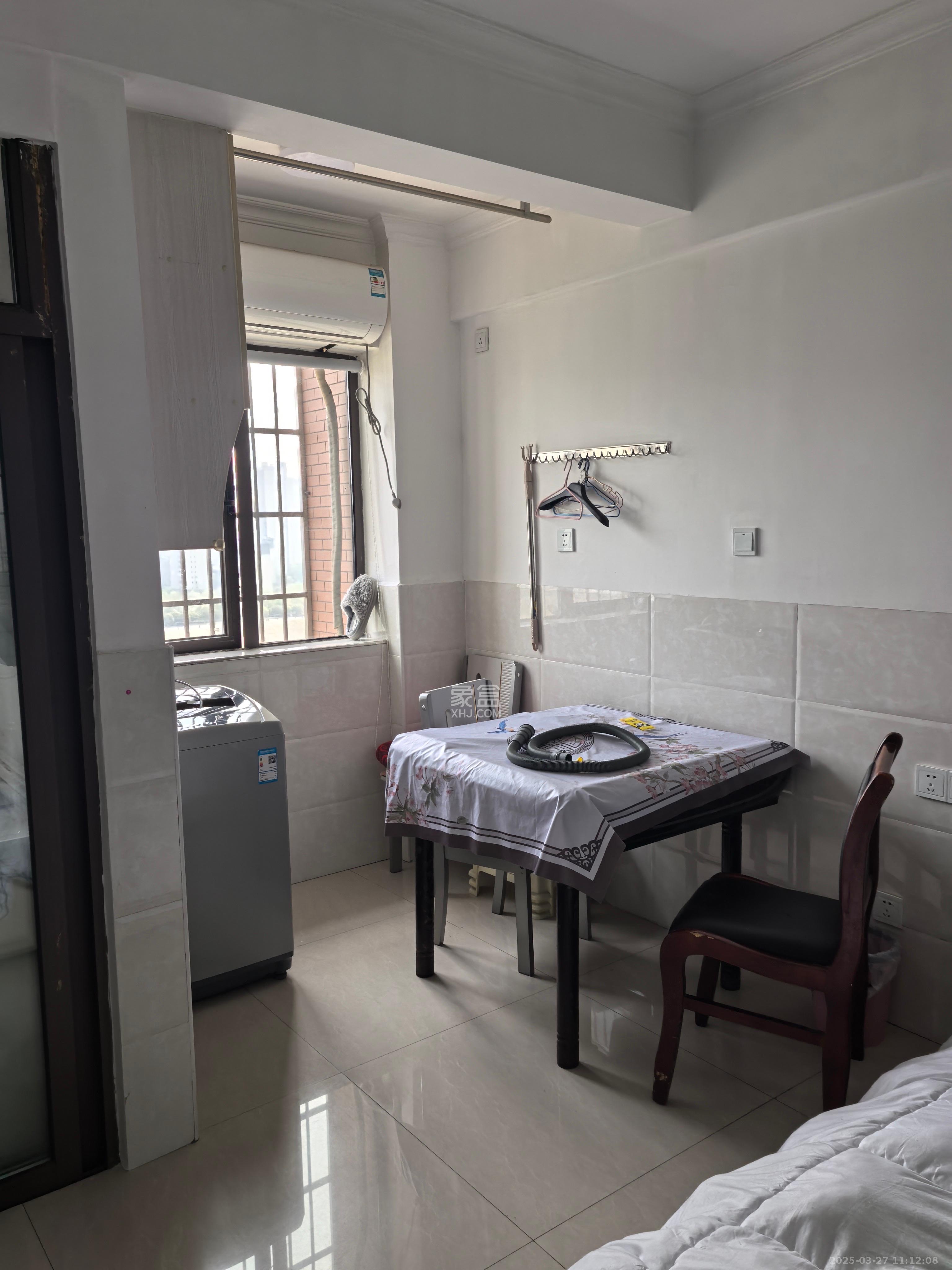 同鑫家园 1室1厅1卫 1400.0元/月 同鑫家园 1室1厅1卫 1400.0元/月室内图