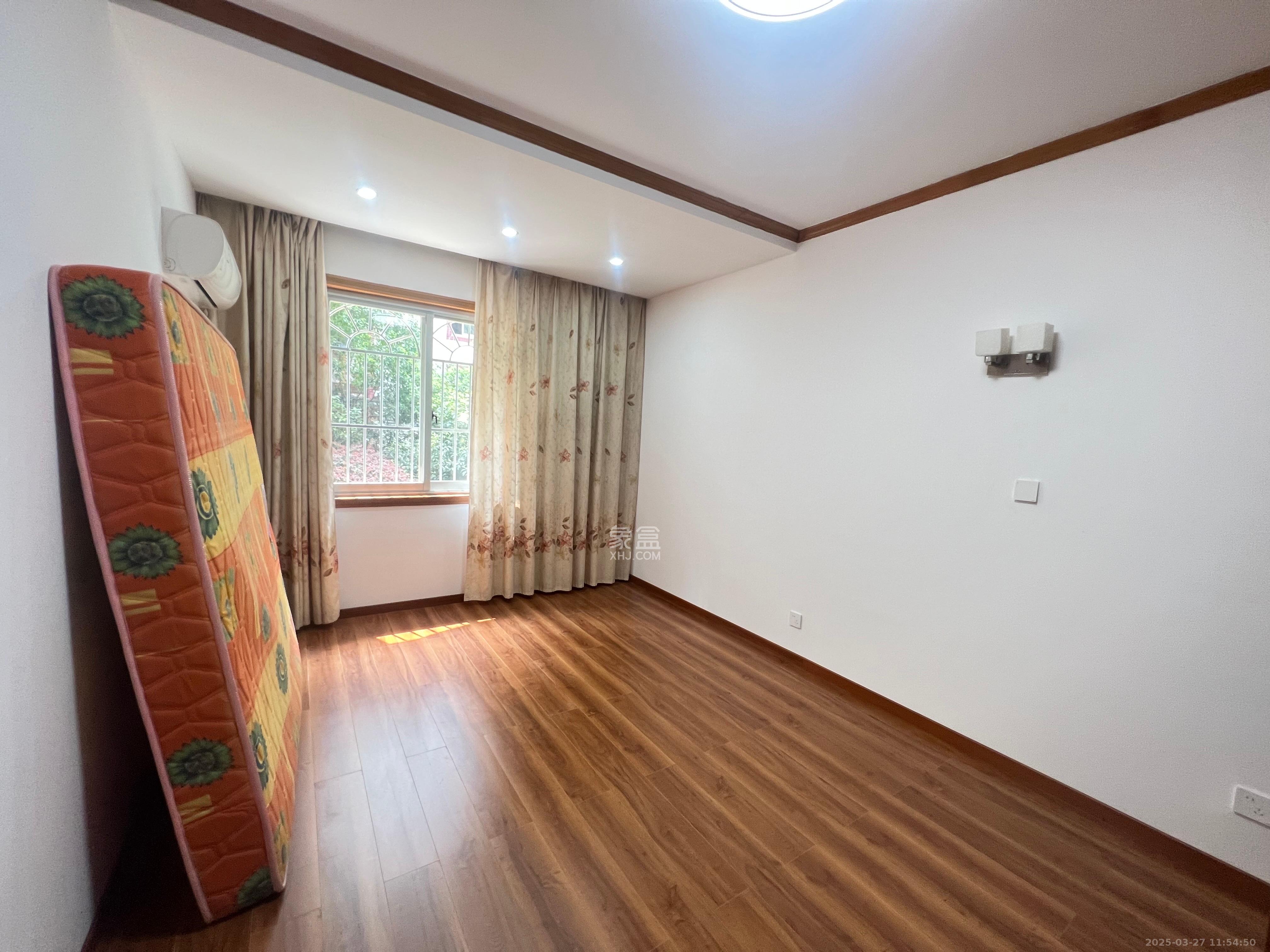 泰时新雅园 3室2厅1卫 2600.0元/月 泰时新雅园 3室2厅1卫 2600.0元/月室内图