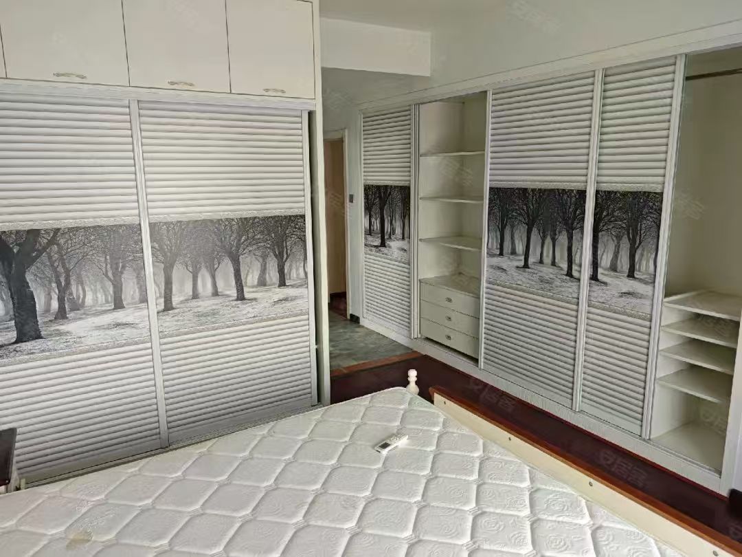 荷花新城 3室2厅2卫 1600.0元/月 荷花新城 3室2厅2卫 1600.0元/月室内图