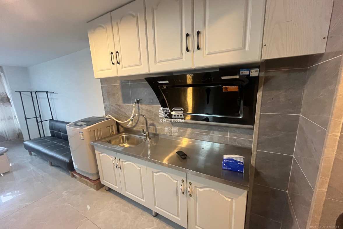 龙湖湘江星座(祺鑫星座公寓) 1室1厅1卫 1900.0元/月 龙湖湘江星座(祺鑫星座公寓) 1室1厅1卫 1900.0元/月室内图