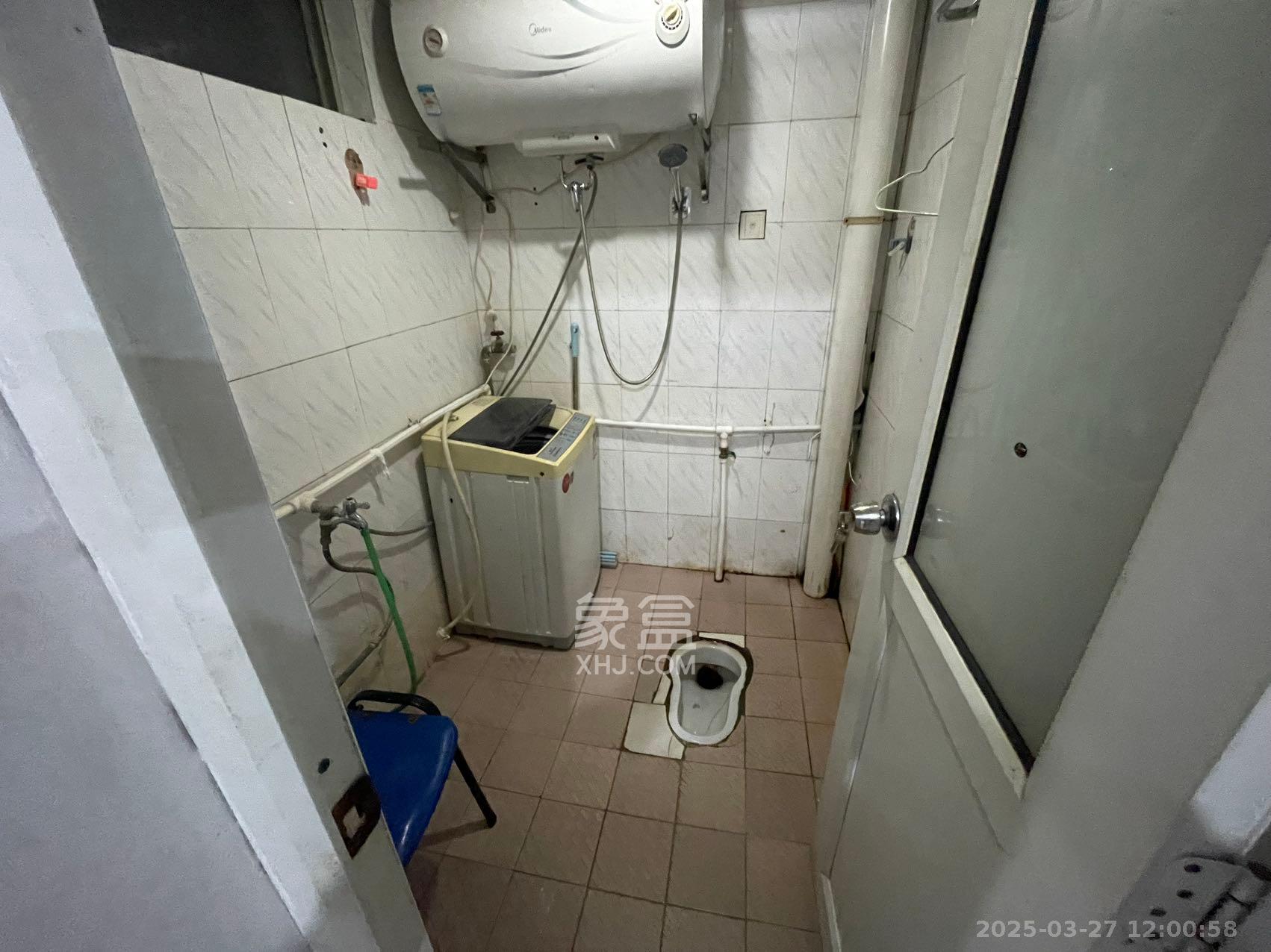 洞井商贸城 3室1厅2卫 1000.0元/月 洞井商贸城 3室1厅2卫 1000.0元/月室内图