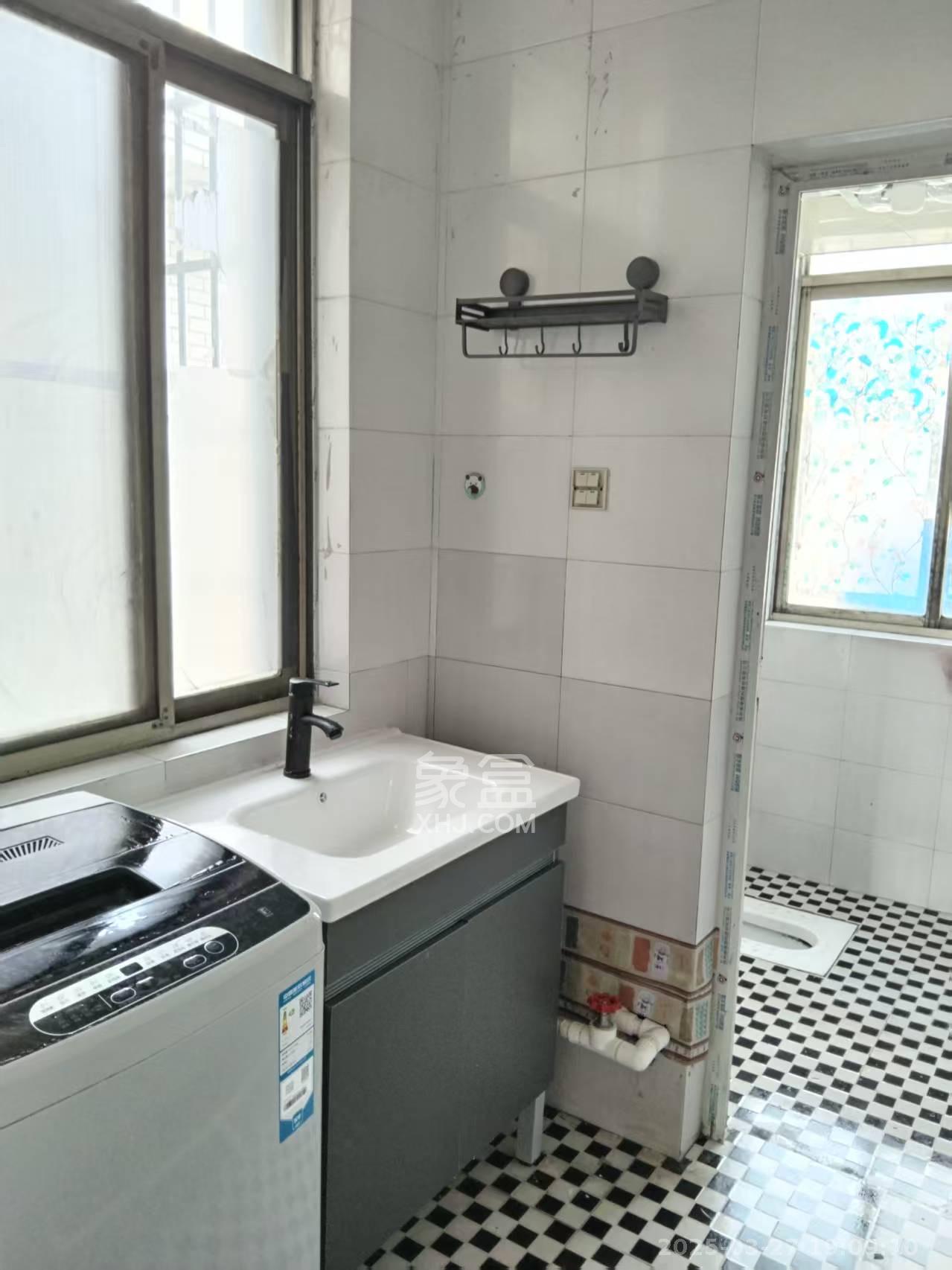 黄鹤小区3片 2室2厅1卫 1600.0元/月 黄鹤小区3片 2室2厅1卫 1600.0元/月室内图