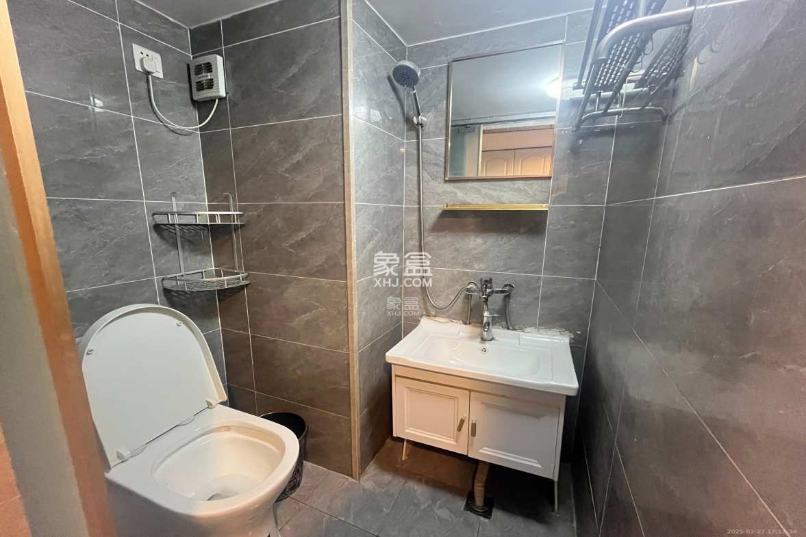 龙湖湘江星座(祺鑫星座公寓) 1室1厅1卫 1900.0元/月 龙湖湘江星座(祺鑫星座公寓) 1室1厅1卫 1900.0元/月室内图