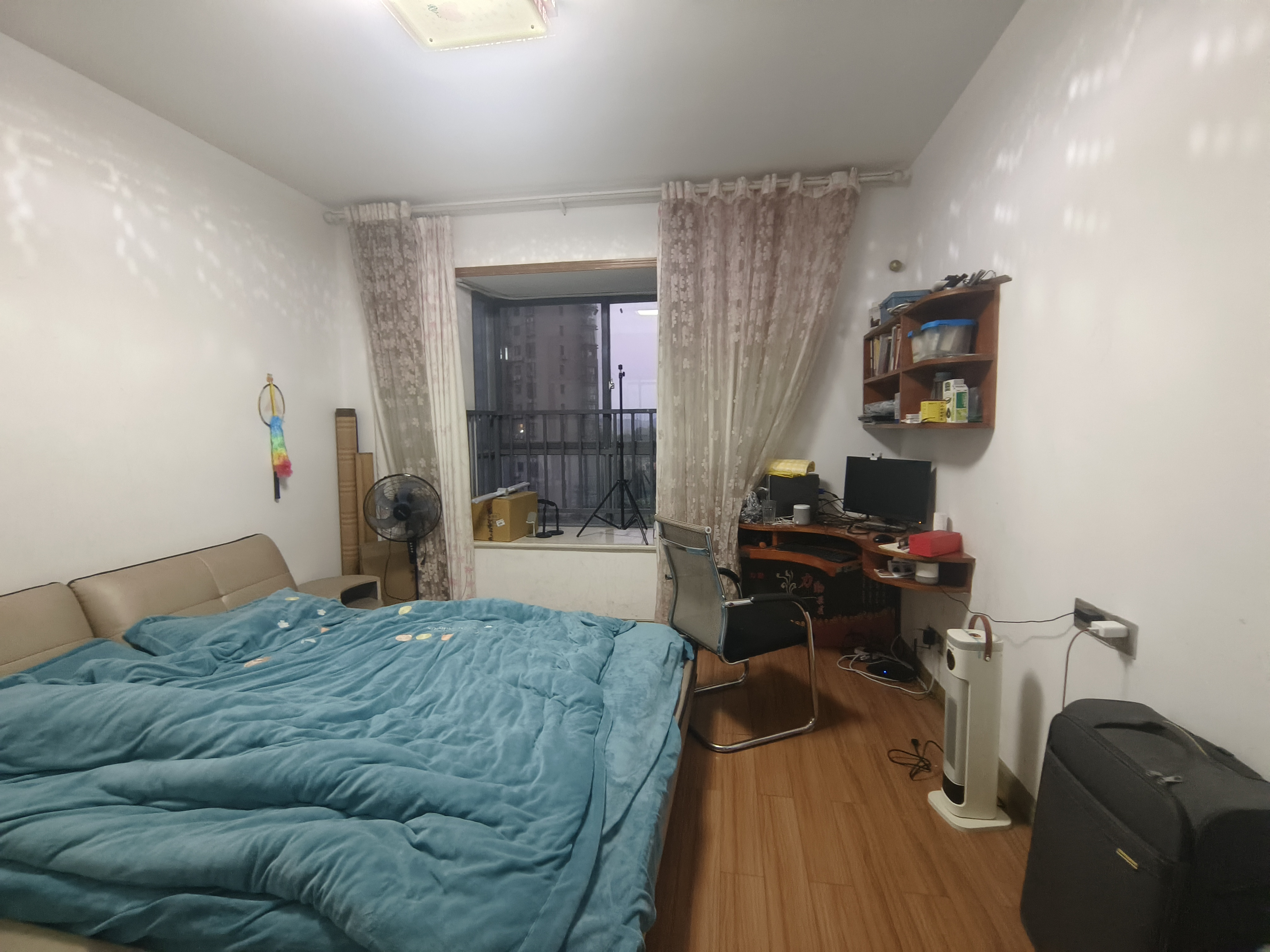 南苑上和一期  3室2厅2卫    69.8万 南苑上和一期  3室2厅2卫    69.8万客厅