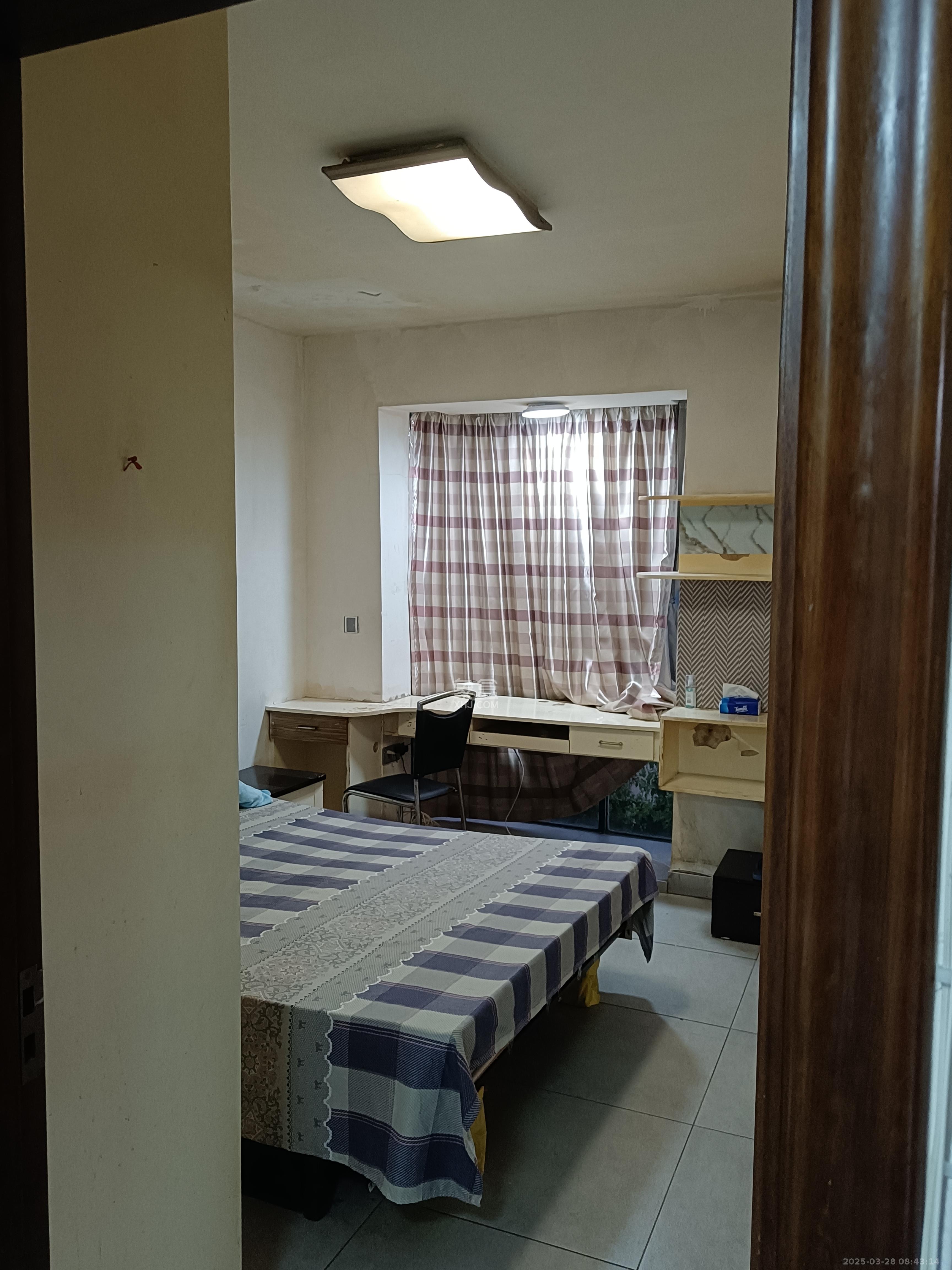 东方新城  4室2厅2卫    700.0元/月 东方新城  4室2厅2卫    700.0元/月室内图