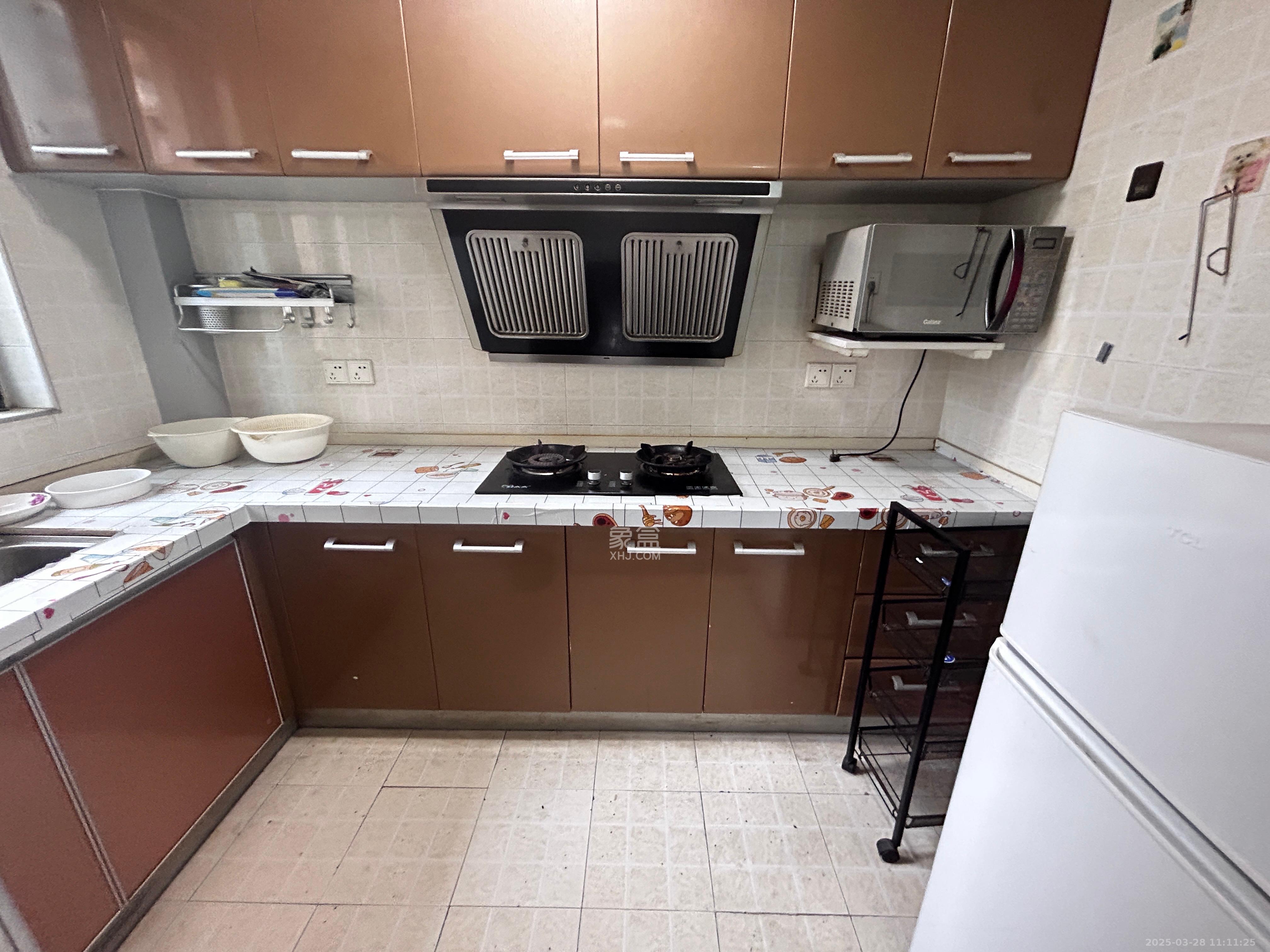 保利麓谷林语B区 3室2厅1卫 2600.0元/月 保利麓谷林语B区 3室2厅1卫 2600.0元/月室内图