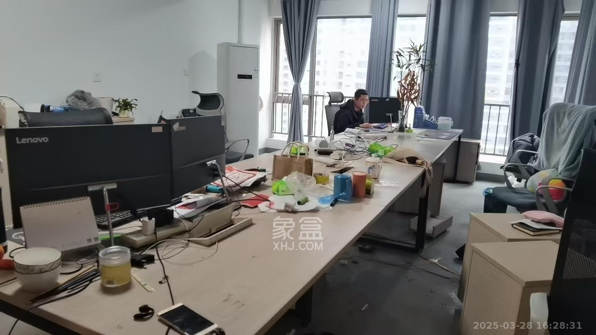 梅溪华府(新城金茂梦想华府) 4室2厅2卫 6000.0元/月 梅溪华府(新城金茂梦想华府) 4室2厅2卫 6000.0元/月室内图