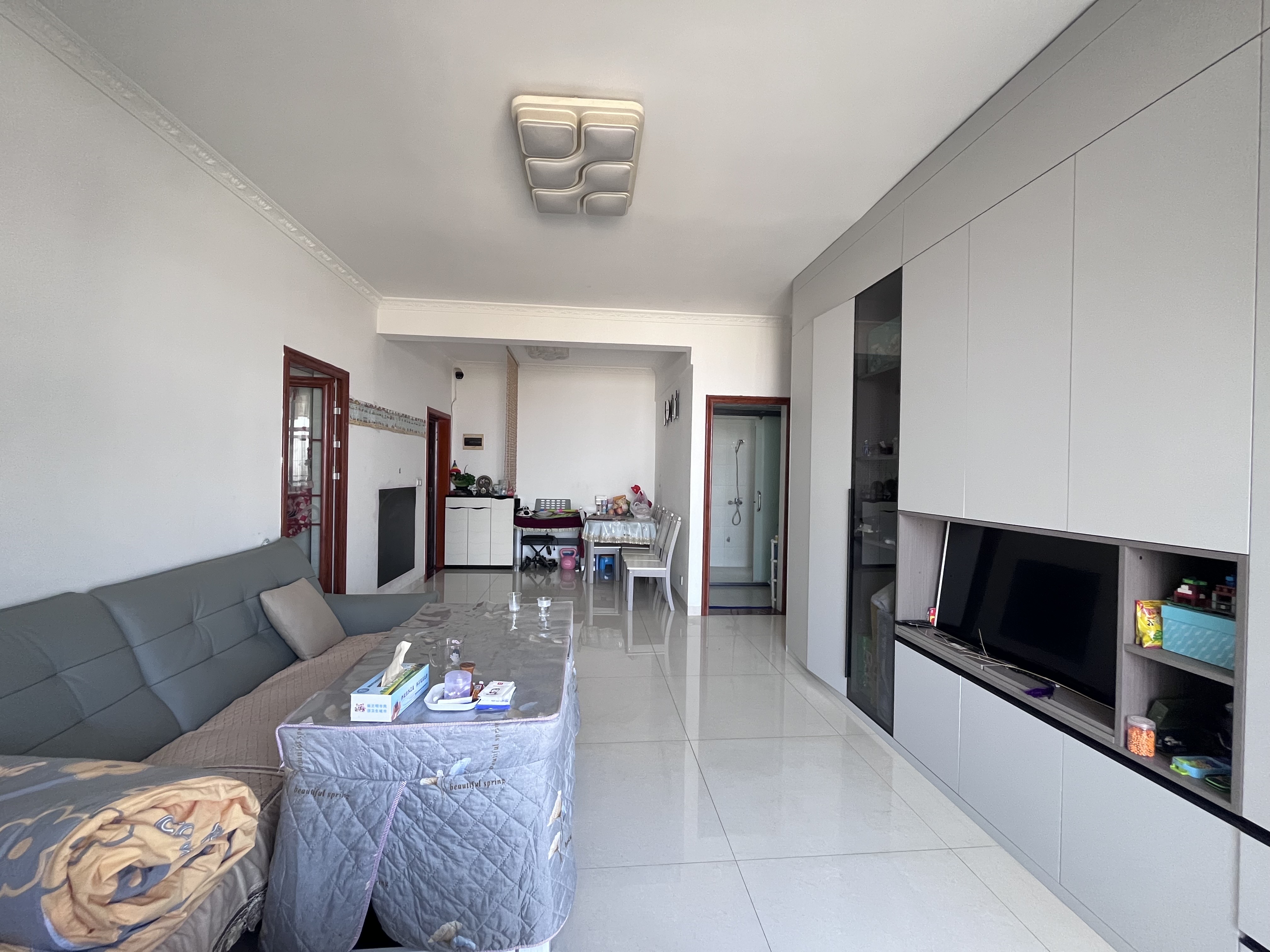 学府花园(文苑瑞景) 2室2厅1卫 36.8万 学府花园(文苑瑞景) 2室2厅1卫 36.8万客厅