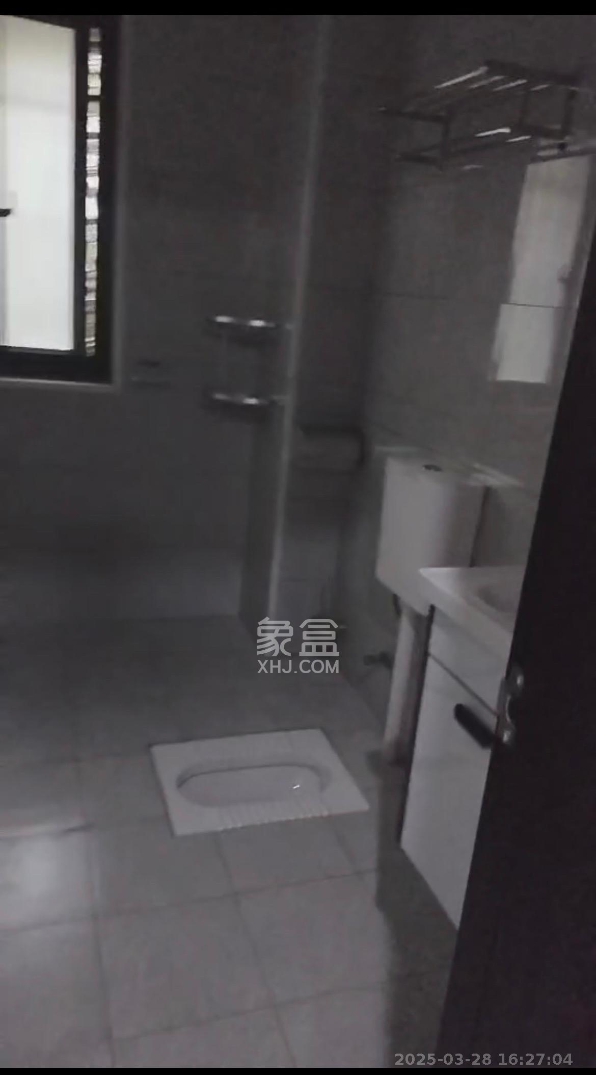 桥头家苑一期  3室2厅2卫   2000.00元/月室内图